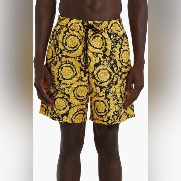 Versace New Authentic Versace Men Shorts Size 5 Size US 29 - 1 Thumbnail