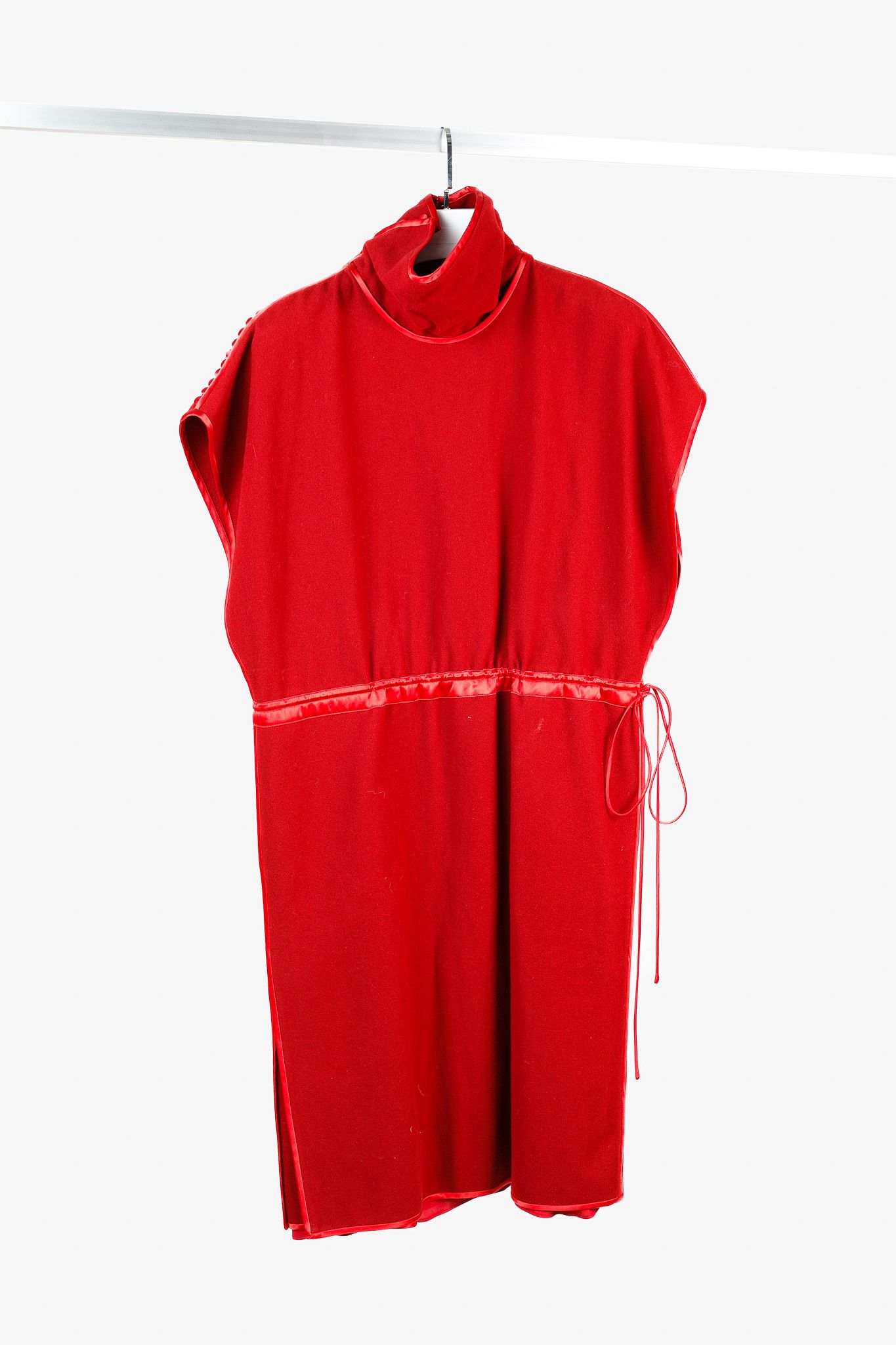 Gucci Gucci AW/19 Runway Red Wool Satin-Trim Cowl-Neck Dress Size M / US 6-8 / IT 42-44 - 1 Thumbnail