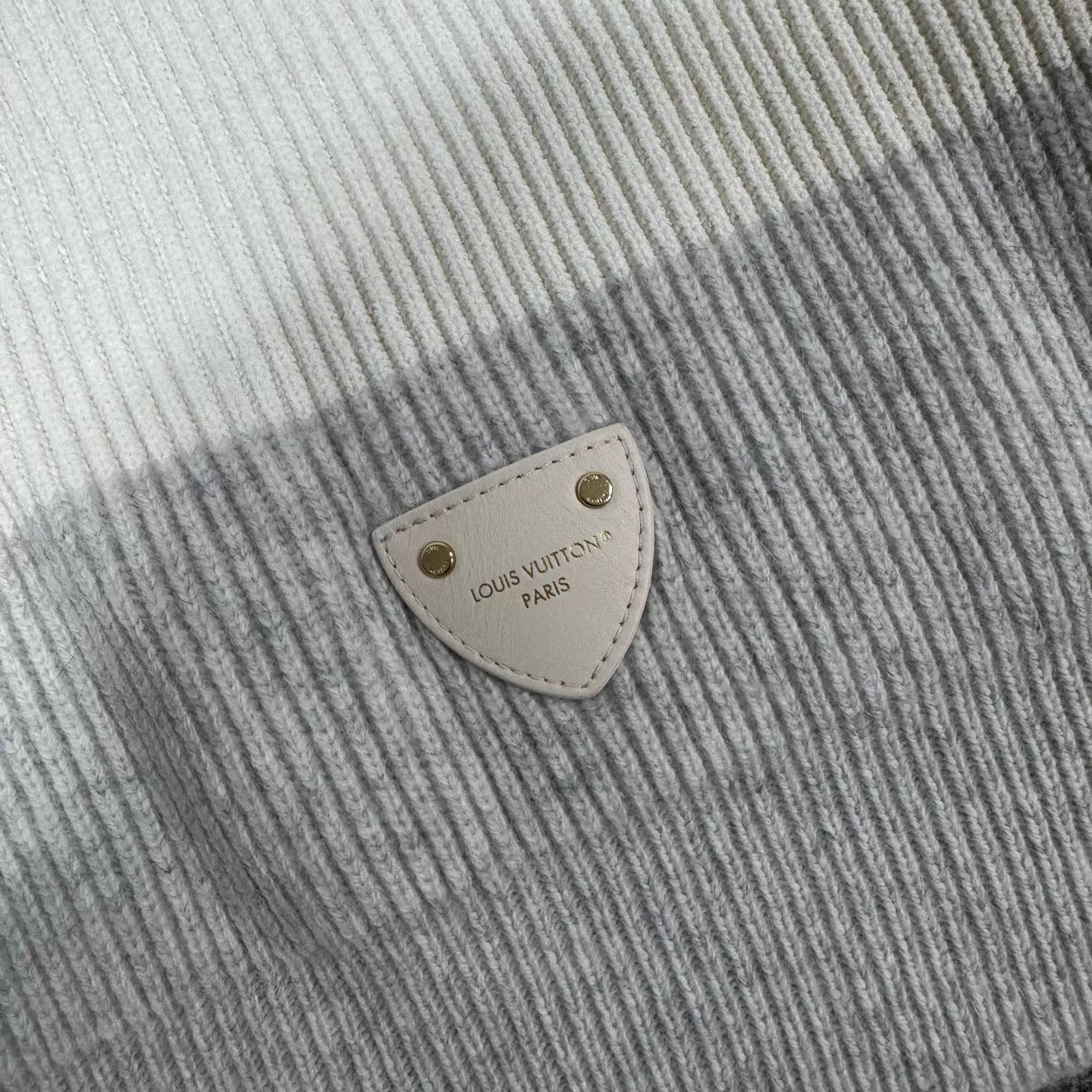 Louis Vuitton lv gray white stripe triangle logo short knit sweater s Size US S / EU 44-46 / 1 - 6 Thumbnail