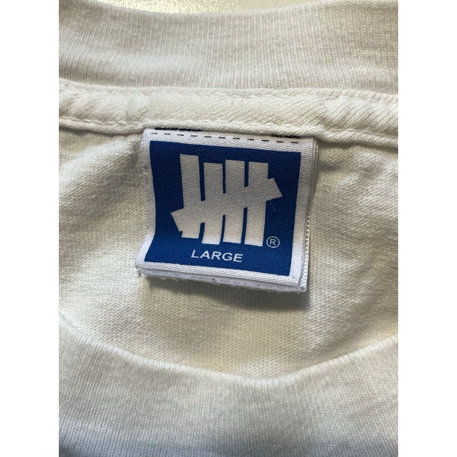 Undefeated VINTAGE Undefeated Play Dirty Five Strike Bear Graphic White S/S T-Shirt LG Mens Size US L / EU 52-54 / 3 - 6 Thumbnail