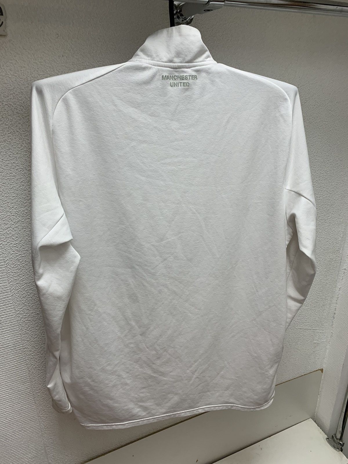 Adidas Manchester United adidas soccer jersey longsleeve L sz Size US L / EU 52-54 / 3 - 4 Thumbnail