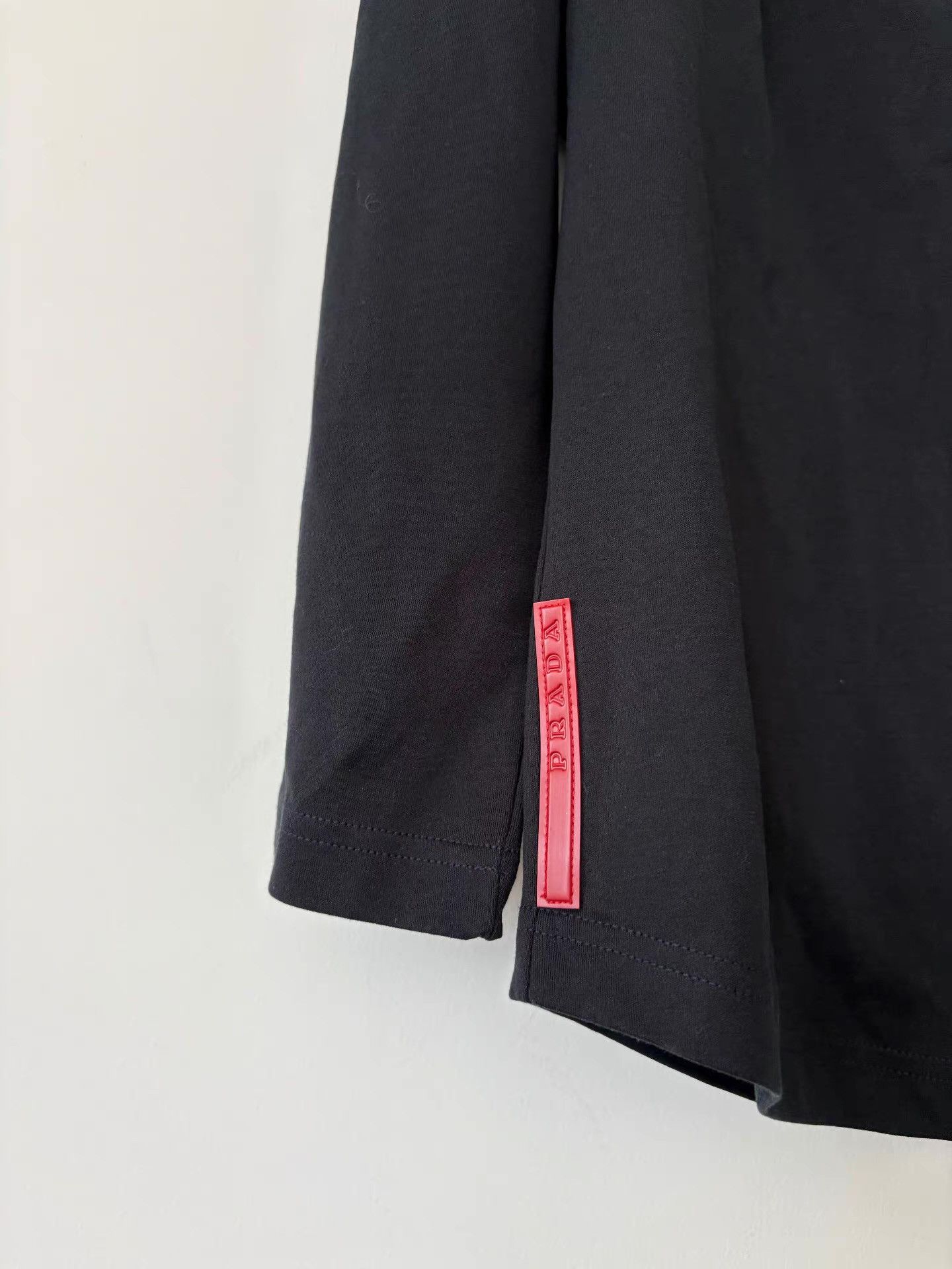 Prada Prada Structured Tailored Long-Sleeve T-shirt。Ｑ21 Size L / US 10 / IT 46 - 3 Thumbnail