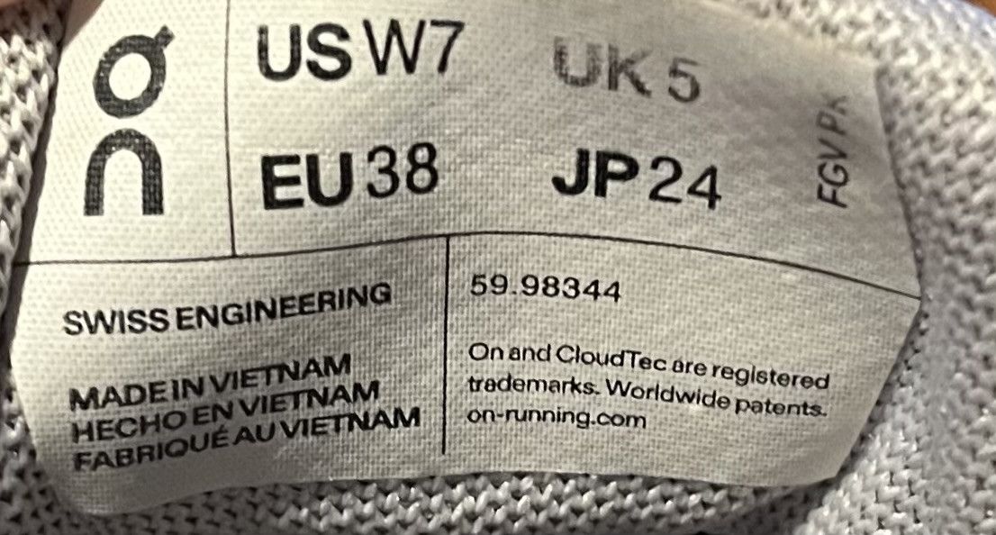 Other On Cloud 5 Waterproof Running Shoes CloudTec Sneakers Size US 7 / IT 37 - 6 Thumbnail