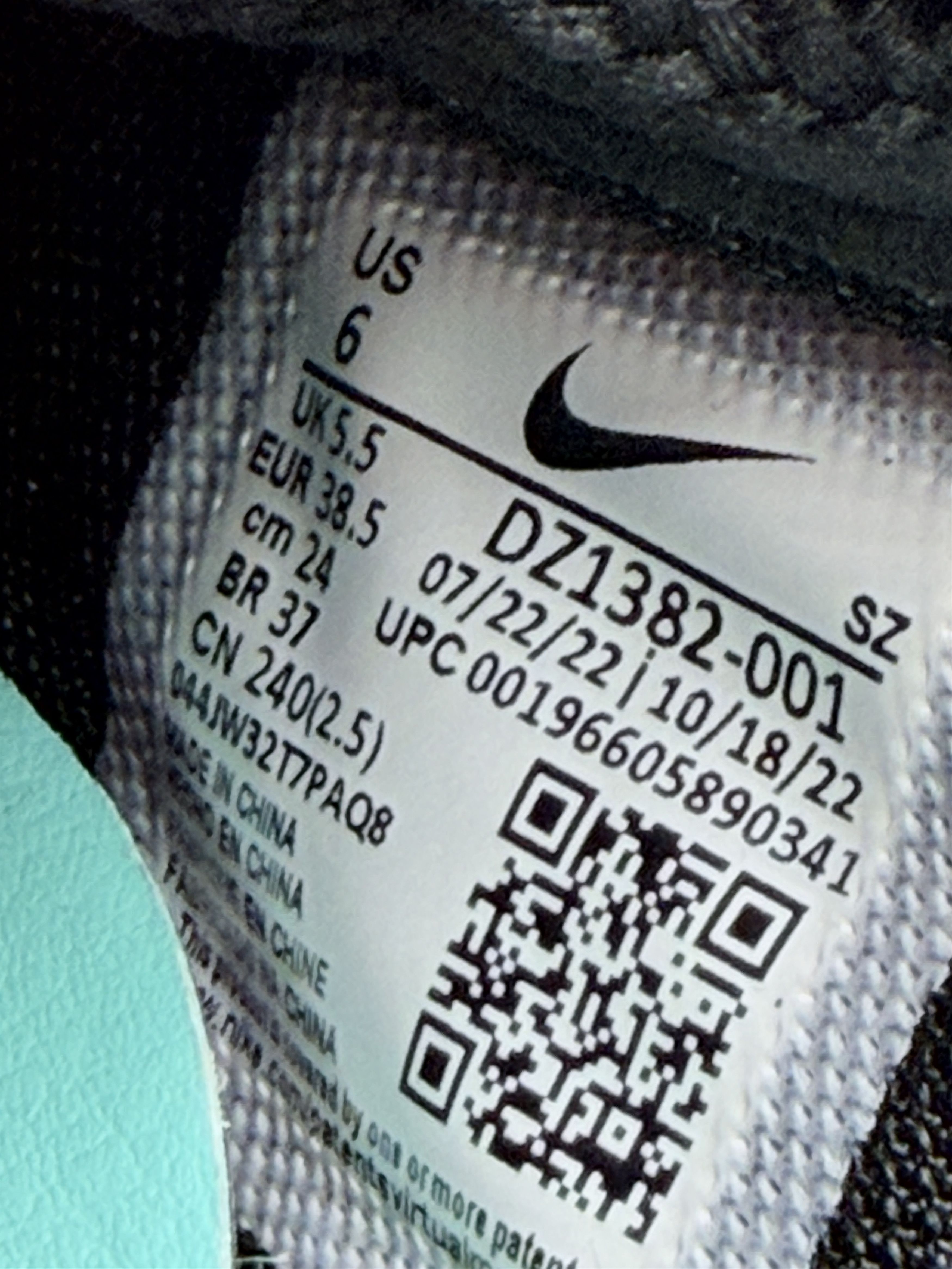 Nike × Tiffany & Co. Tiffany & Co. Nike Air Force 1 Low 1837 Black Blue Size US 6 / EU 39 - 13 Thumbnail