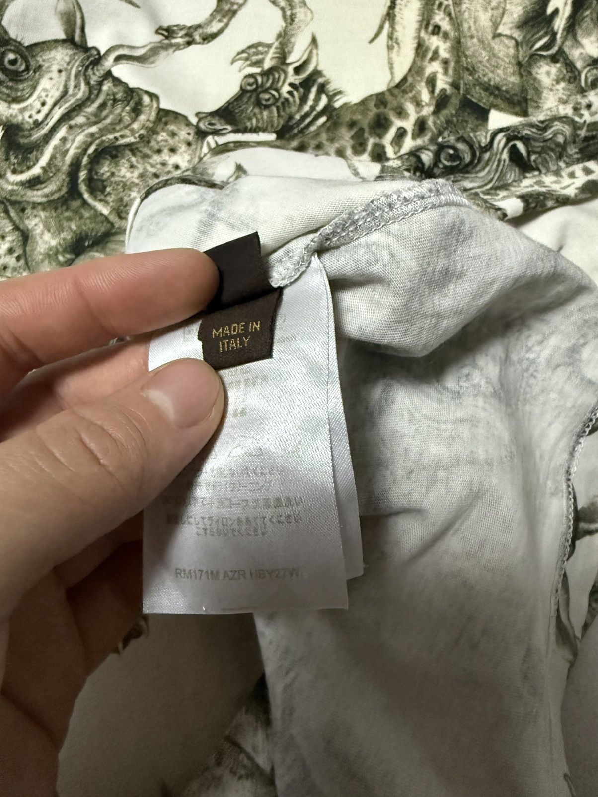 Louis Vuitton Louis Vuitton T Shirt Tee Overprinted Mens M Size Size US M / EU 48-50 / 2 - 15 Thumbnail