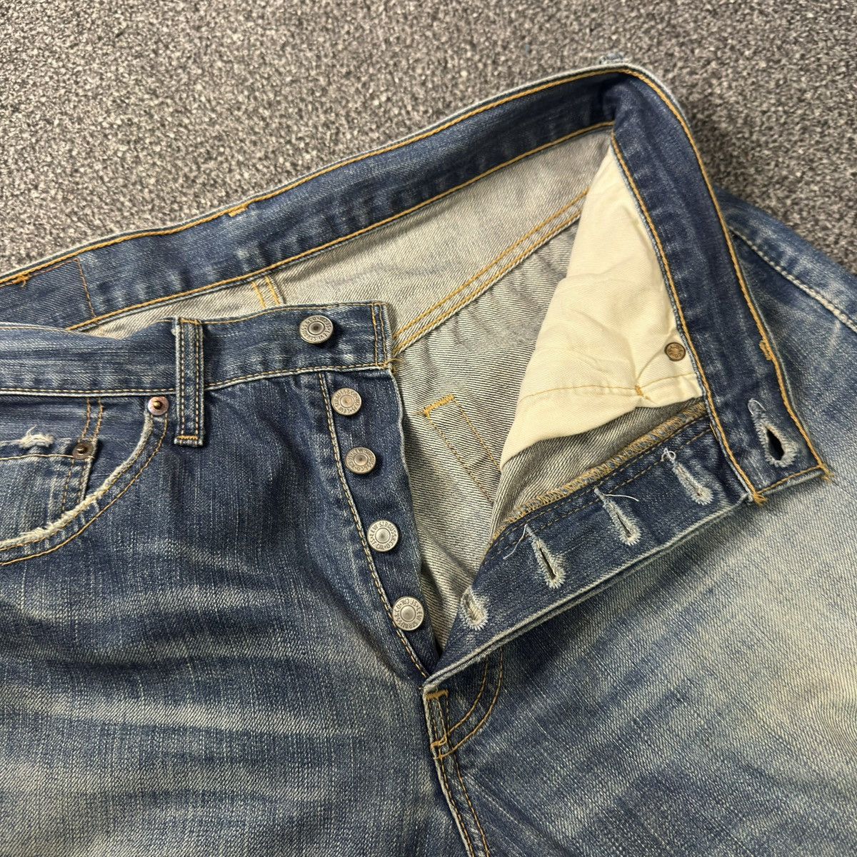 Levi's Vintage 2003 Levis 501 Distressed Faded Denim W32 Size US 32 / EU 48 - 14 Thumbnail