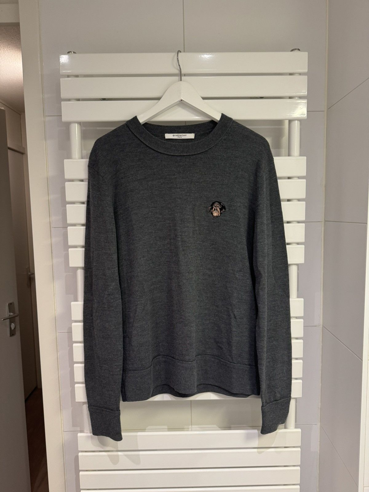 Givenchy Givenchy Grey Embroidered Rottweiler Patch Men's Sweater Size US M / EU 48-50 / 2 - 1 Thumbnail
