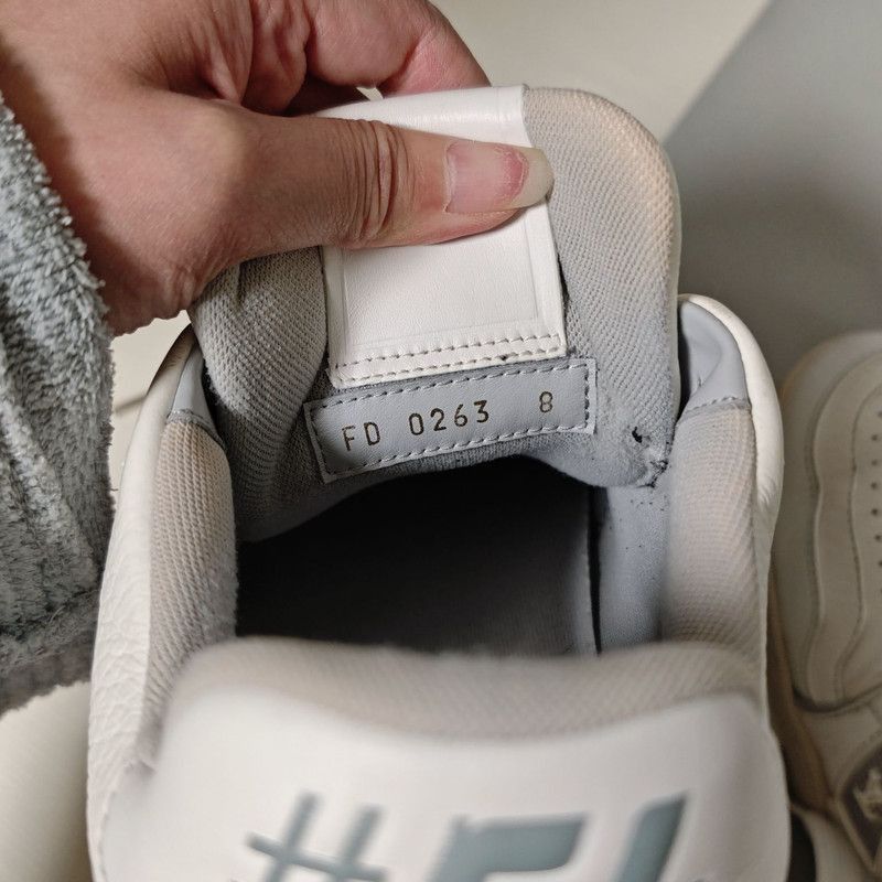 Louis Vuitton Louis Vuitton White Trainer Fashion Sneakers - Size US 8.5 / EU 41-42 - 3 Thumbnail