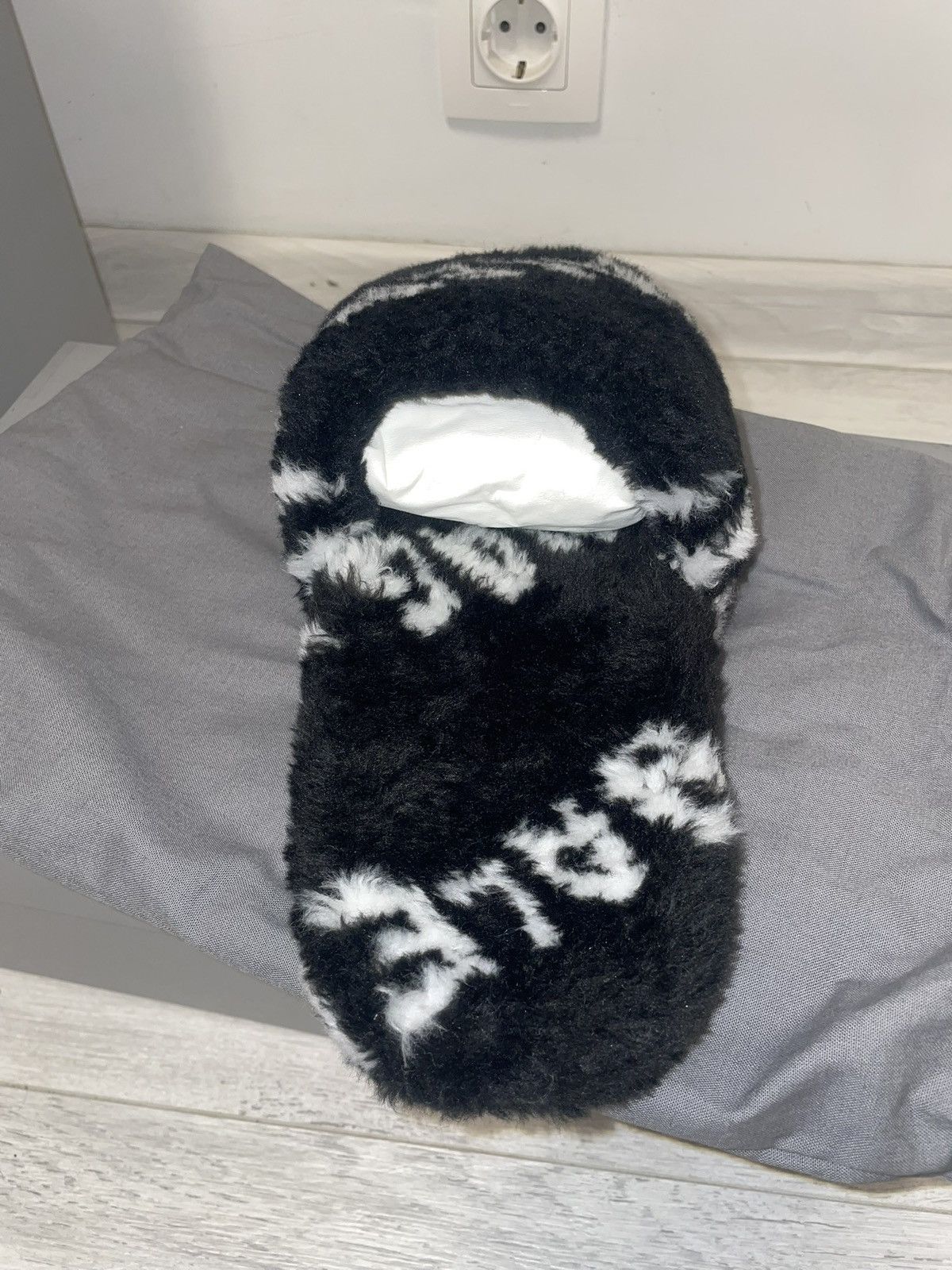 Balenciaga Balenciaga furry slides logo allover Size US 9 / EU 42 - 4 Thumbnail