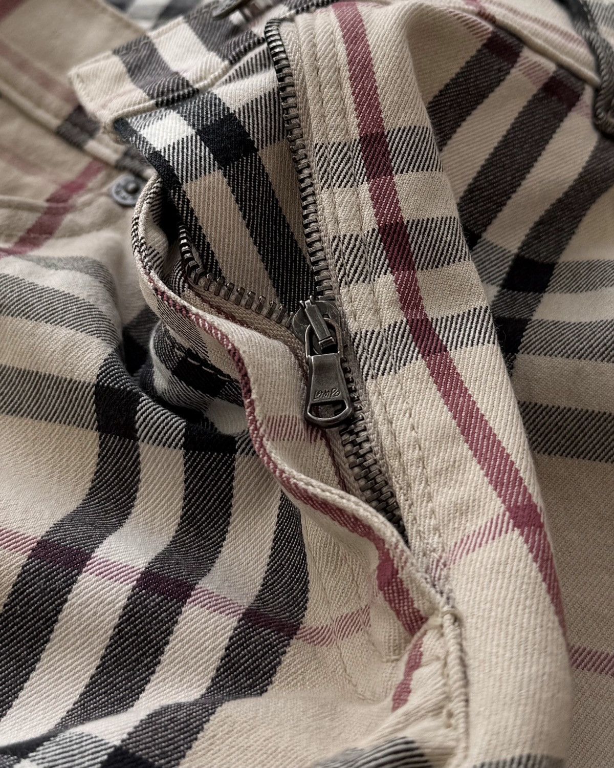Burberry BURBERRY NOVA CHECK PANTS Size 27" / US 4 / IT 40 - 4 Thumbnail