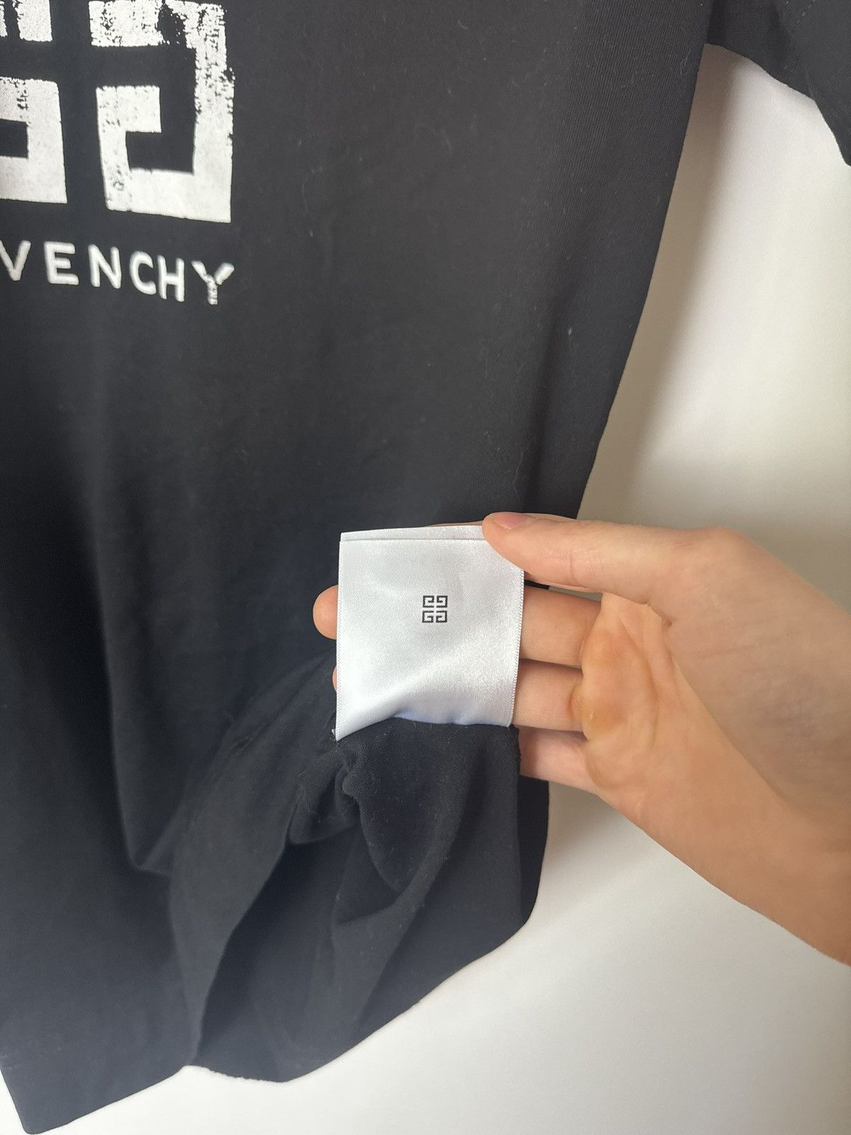 Givenchy Givenchy 4G Stars Logo Tee Black Luxury Designer Slim Fit Size US XL / EU 56 / 4 - 12 Thumbnail
