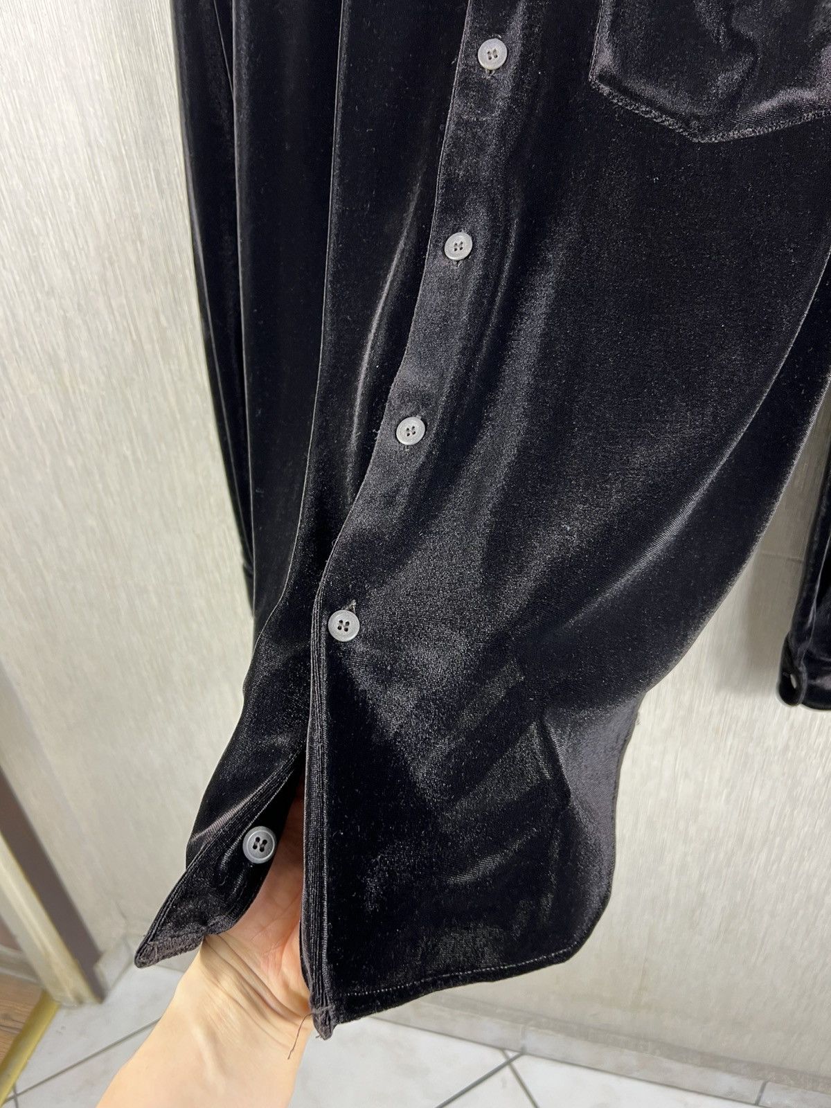 Giorgio Armani Vintage Giorgio Armani Milano velvet shiny luxury shirt Size US L / EU 52-54 / 3 - 15 Thumbnail