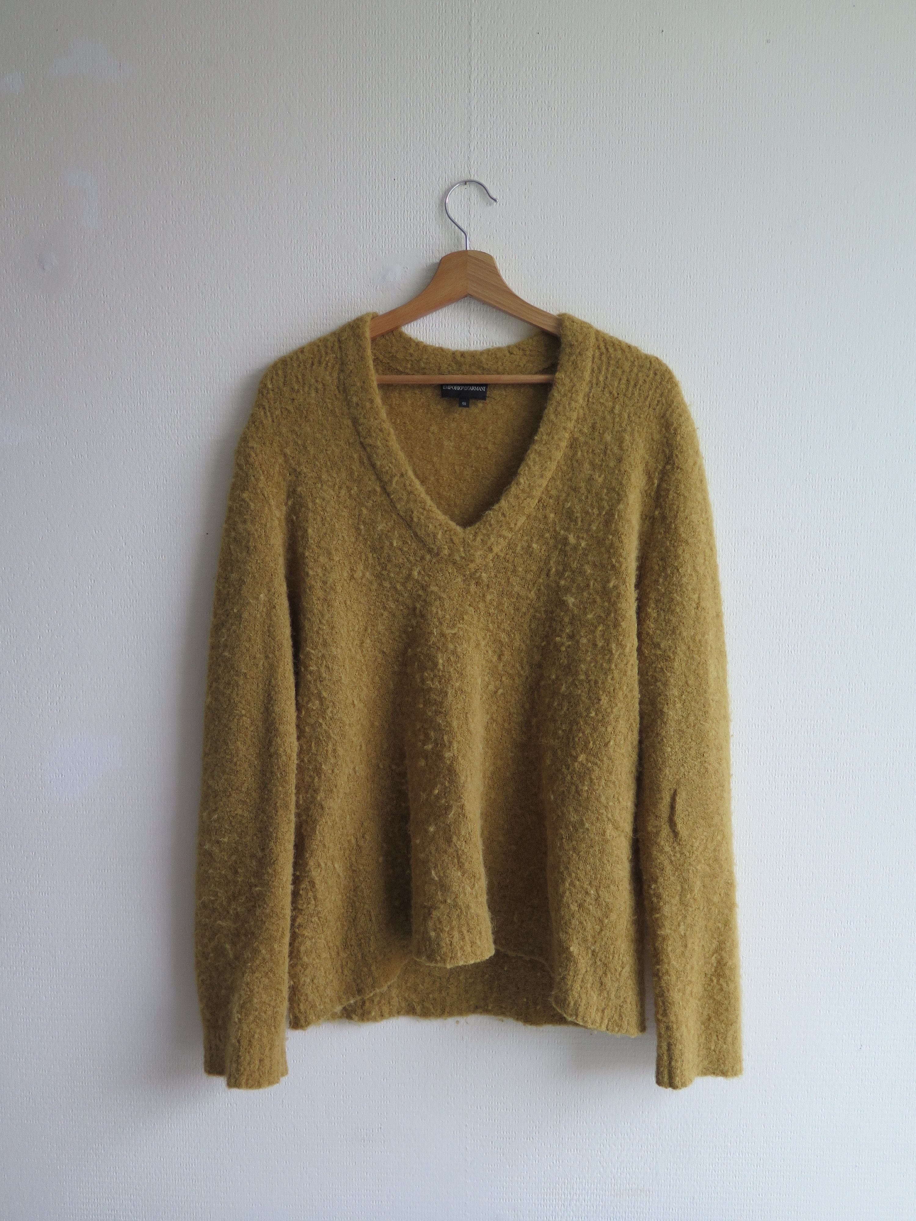 Giorgio Armani Armani Alpaca V-Neck sweater Size US M / EU 48-50 / 2 - 1 Thumbnail