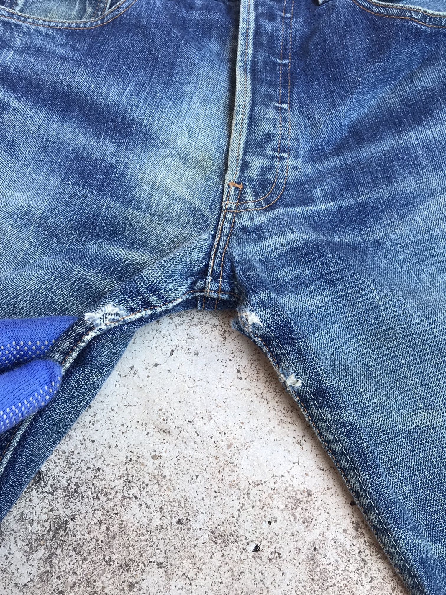 Levi's × Vintage Vintage Levis 501 distressed ripped bluewash japan W30x28.5 Size US 30 / EU 46 - 7 Thumbnail