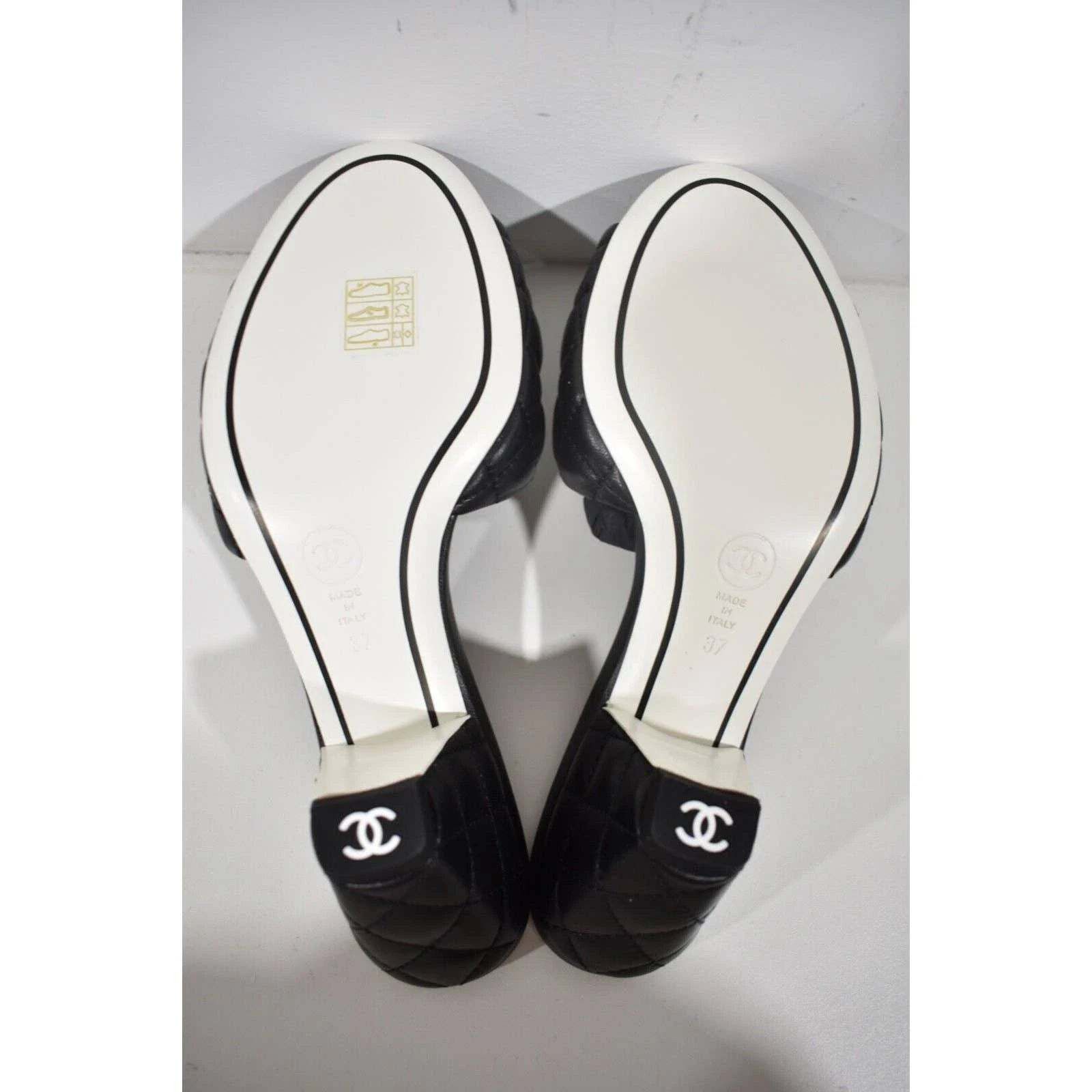 Chanel Chanel Quilted CC Gold Logo Cone Heel Mule Slide Sandal 37 Size US 7 / IT 37 - 11 Thumbnail