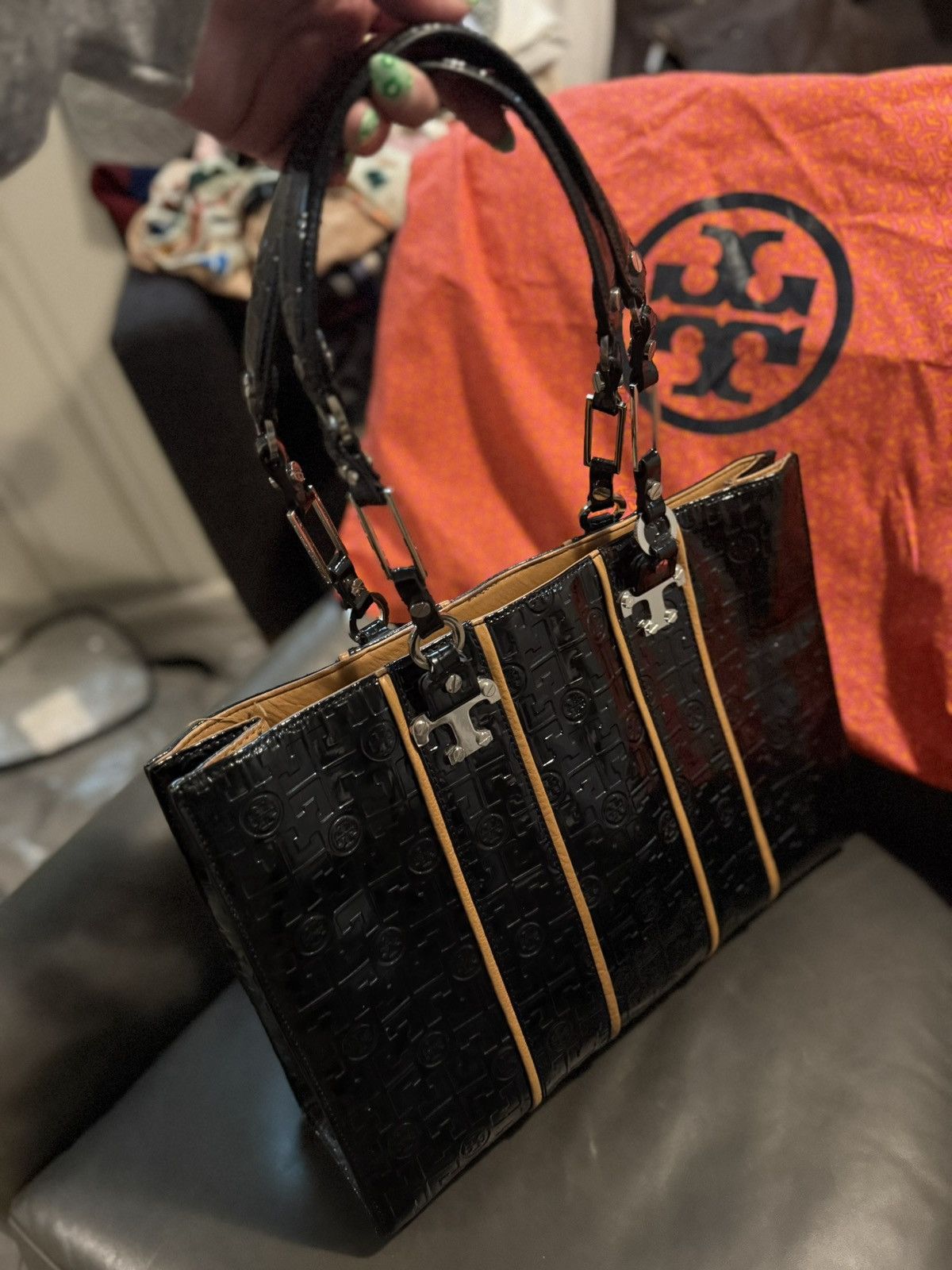 Tory Burch Tory Burch Patent Black Printed Tote w. Camel Piping Size ONE SIZE - 1 Thumbnail