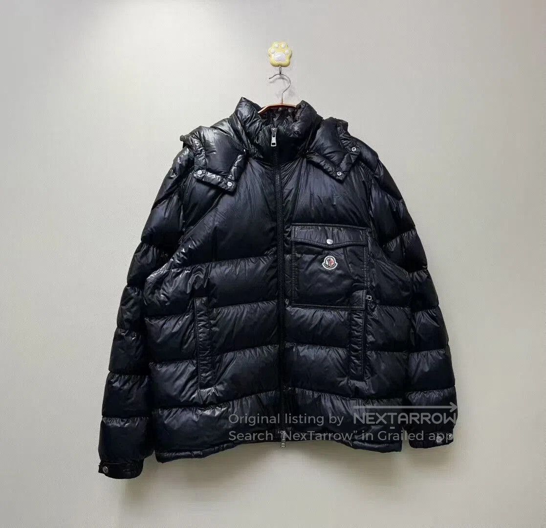 Moncler moncler black puffer jacket with logo pocket. Size US L / EU 52-54 / 3 - 1 Thumbnail