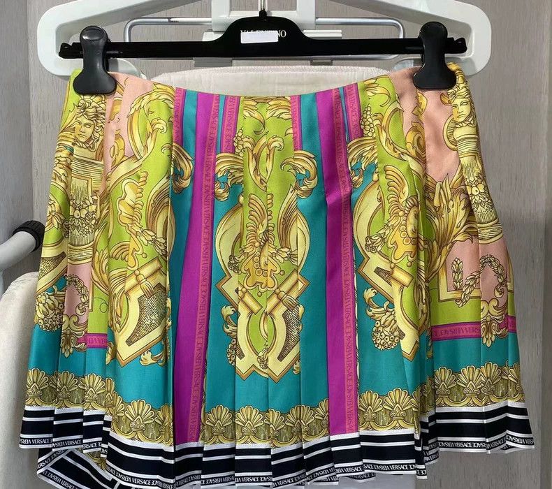Versace Versace Gold head printed skirt Size L / US 10 / IT 46 - 2 Thumbnail