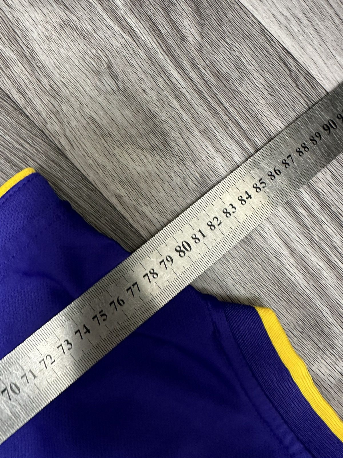 NBA Lakers Vintage Lebron James 23 Los Angeles Lakers Jersey Size US XL / EU 56 / 4 - 6 Thumbnail