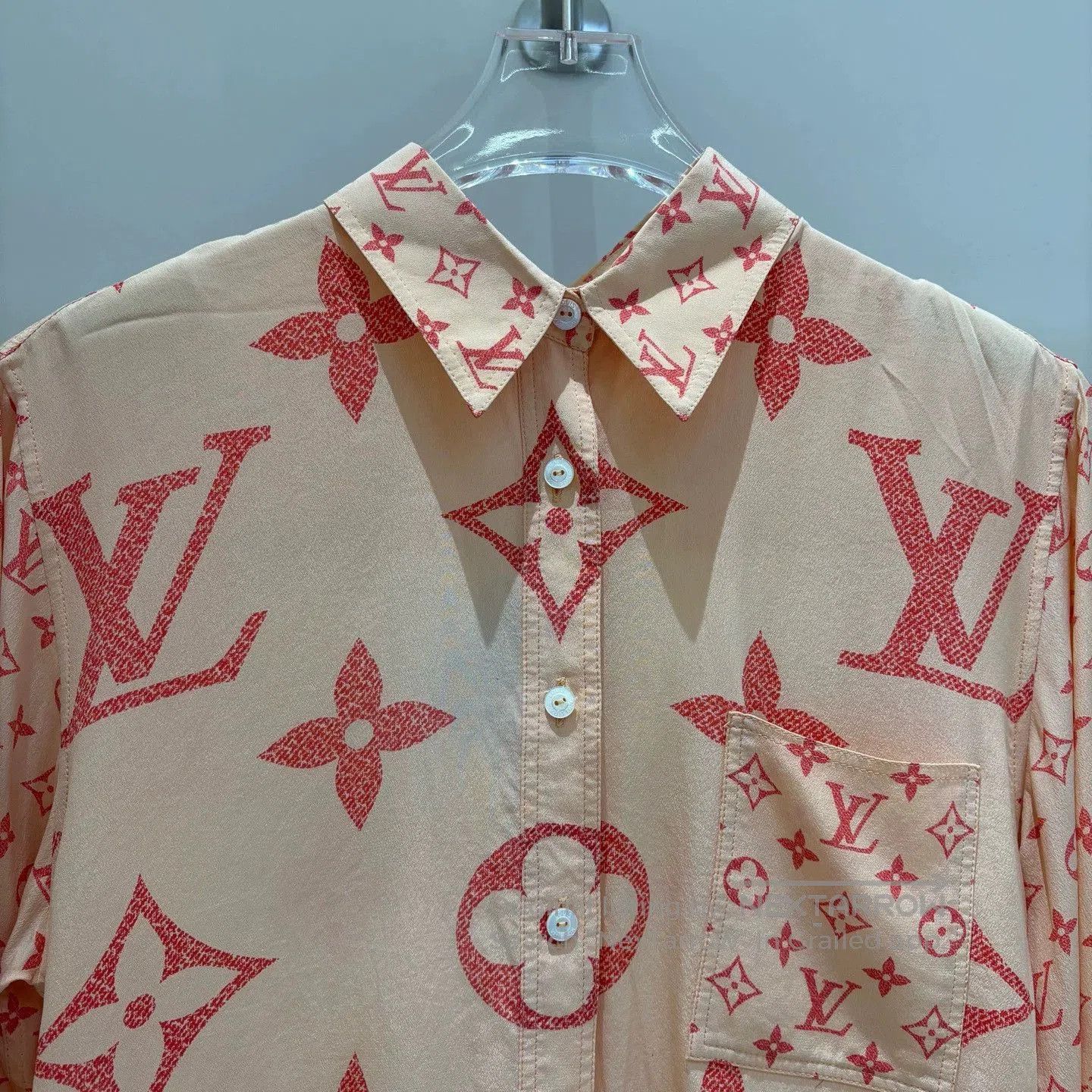 Louis Vuitton Louis Vuitton Silk Monogram Shirt. Size US XS / EU 42 / 0 - 3 Thumbnail