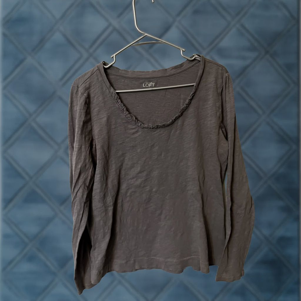 Ann Taylor Ann Taylor LOFT Womens Shirt Gray Scoop Ruffle Long Sleeve Large Size L / US 10 / IT 46 - 1 Thumbnail