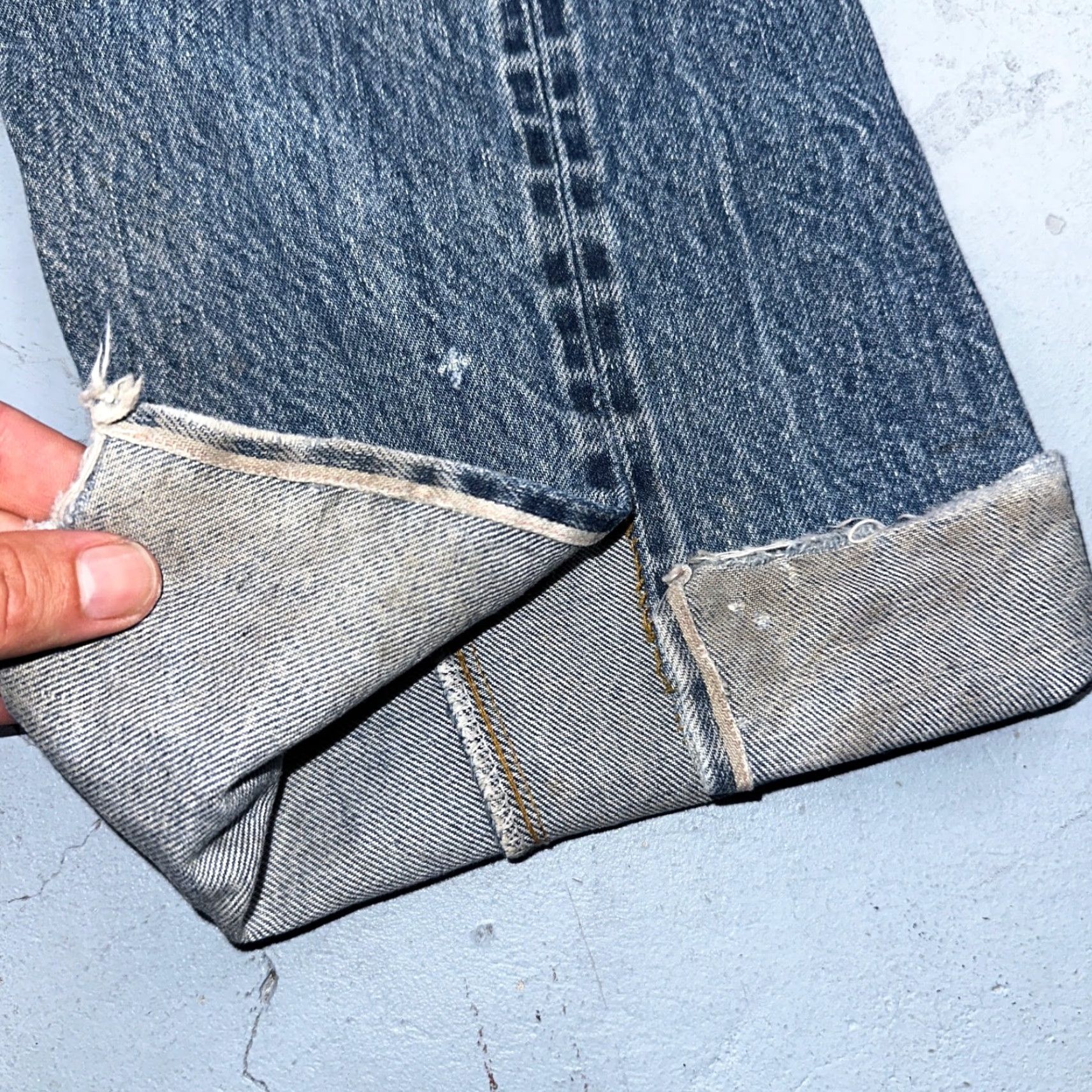 Levi's VINTAGE Levi's 501 Jeans Men's Regular Fit Mid Rise Straight Denim Light Wash Distressed 80s USA 32x36 Size US 32 / EU 48 - 4 Thumbnail