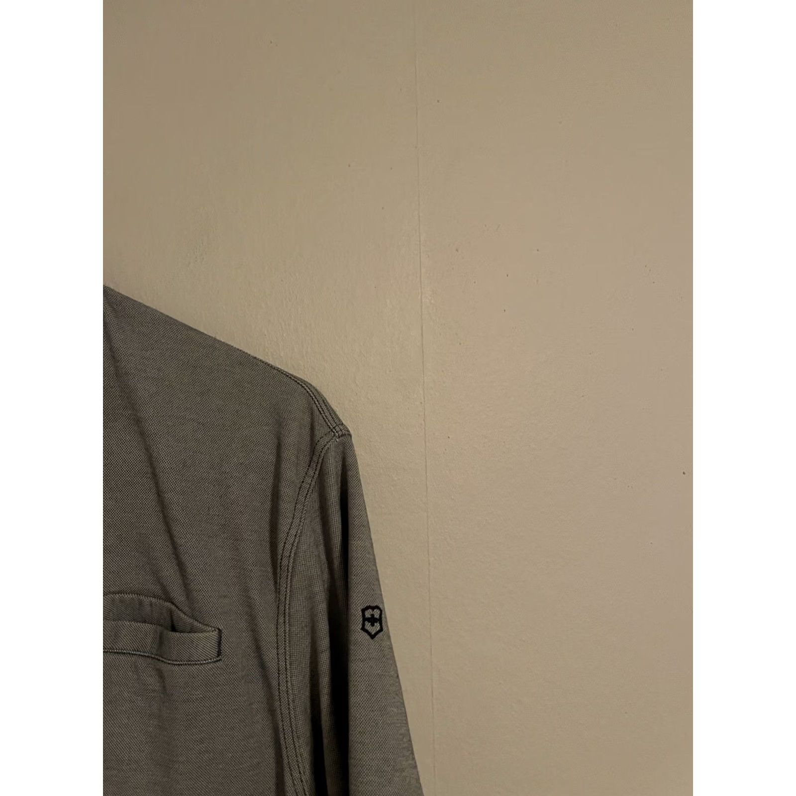 Victorinox Viktorinox Tailored Fit Light Gray Athletic Golf Polo Shirt Mens Large Polo Shirt Men's Large Gray Nike Size US L / EU 52-54 / 3 - 2 Thumbnail