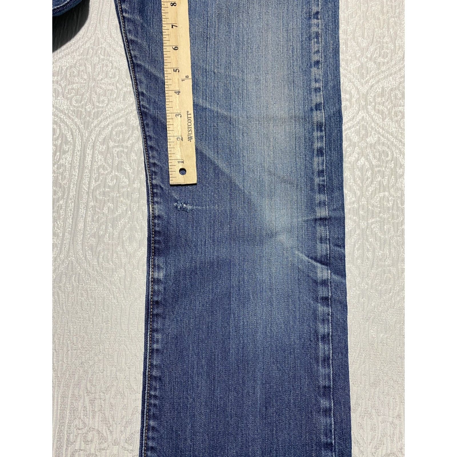 Levi's VINTAGE Levi's 501 Jeans Mens 31x30 Blue Denim Straight Leg Button Fly Distressed Worn Casual/Everyday Mens Jeans Size US 31 - 5 Thumbnail