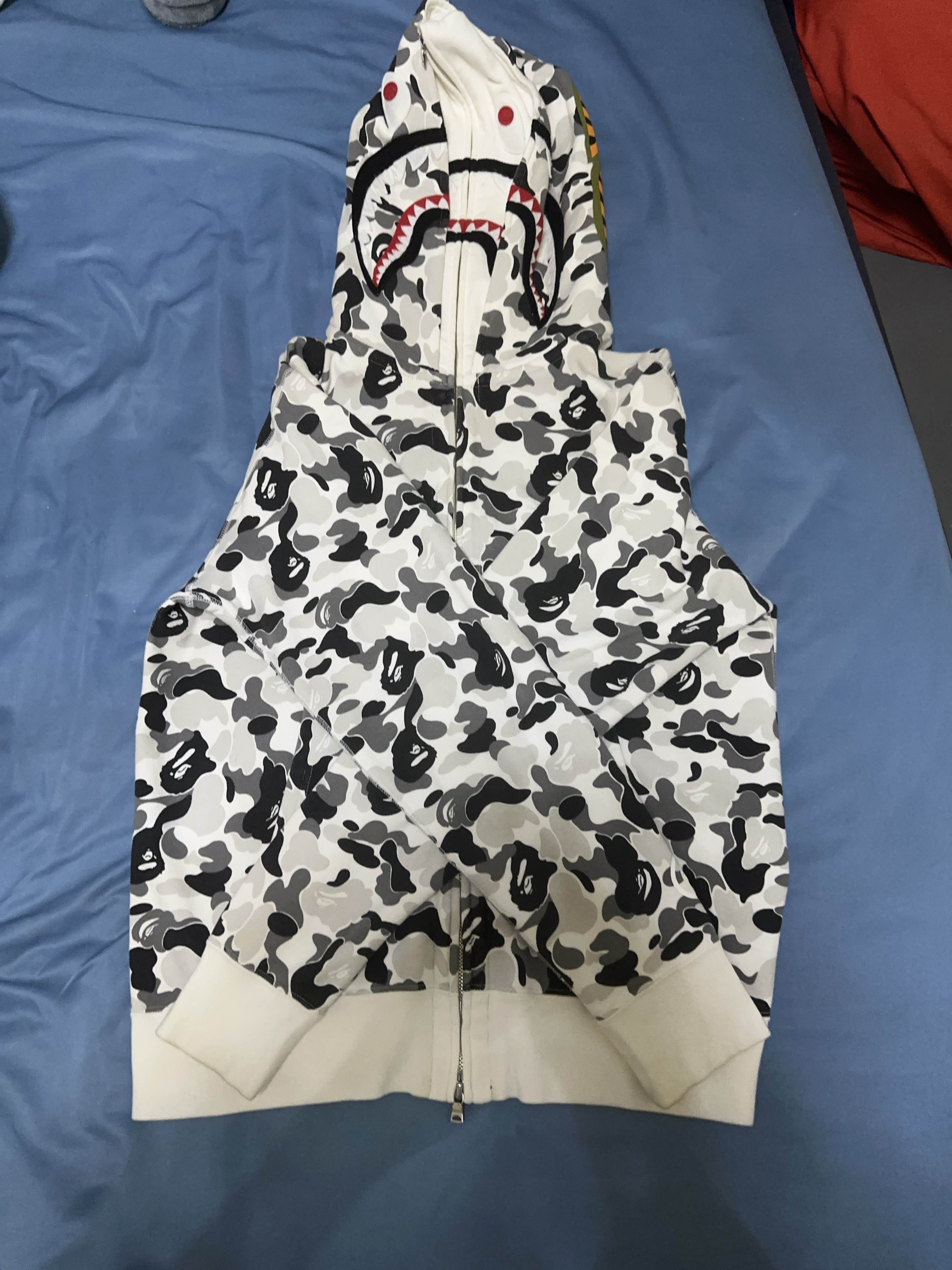 Bape A Bathing Ape Shark Camo Hoodie Size L Size US L / EU 52-54 / 3 - 1 Thumbnail