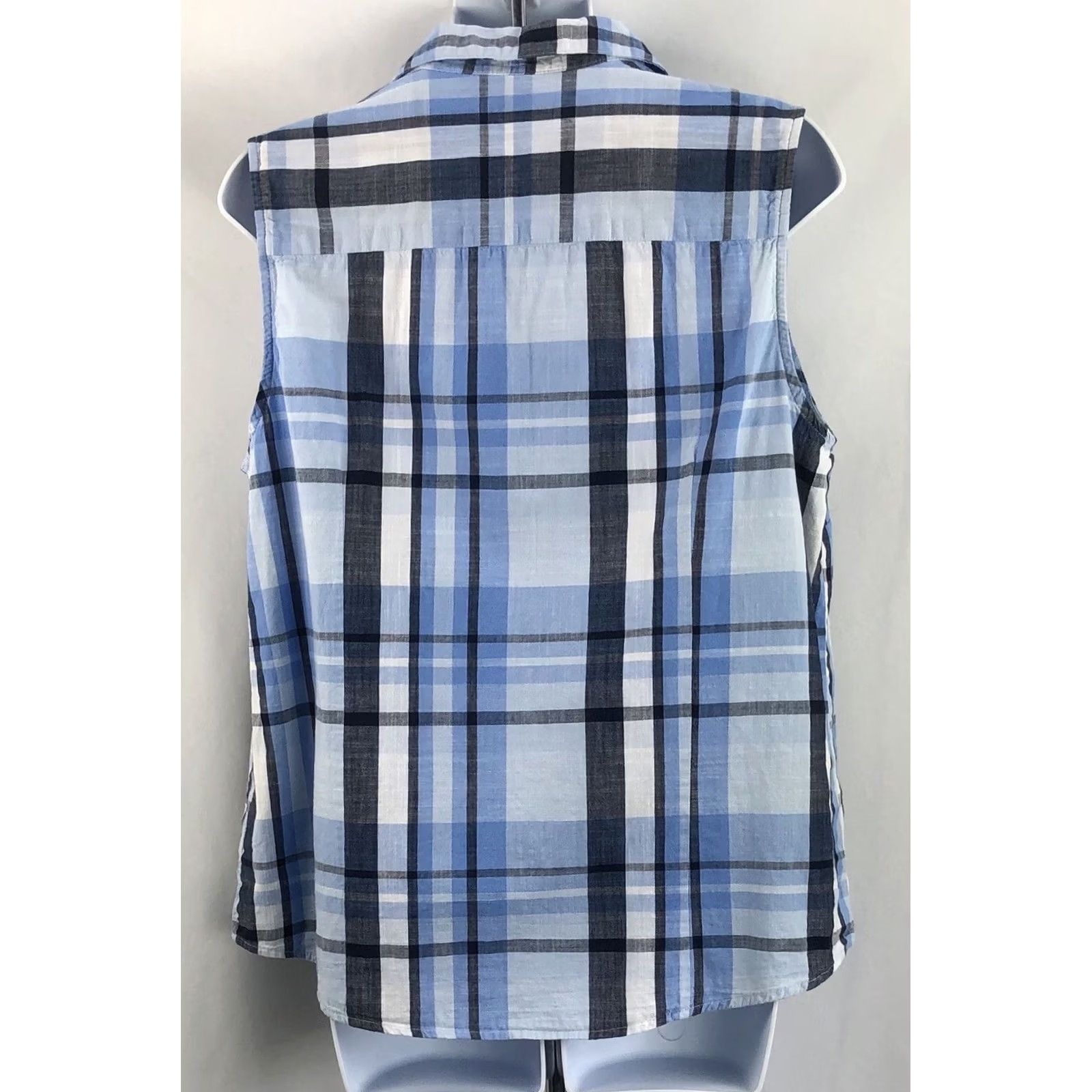 Croft & Barrow VINTAGE Croft & Barrow Button-Up Shirt Ladies L Blue Plaid Sleeveless Collared Cottage Western Country Size L / US 10 / IT 46 - 3 Thumbnail