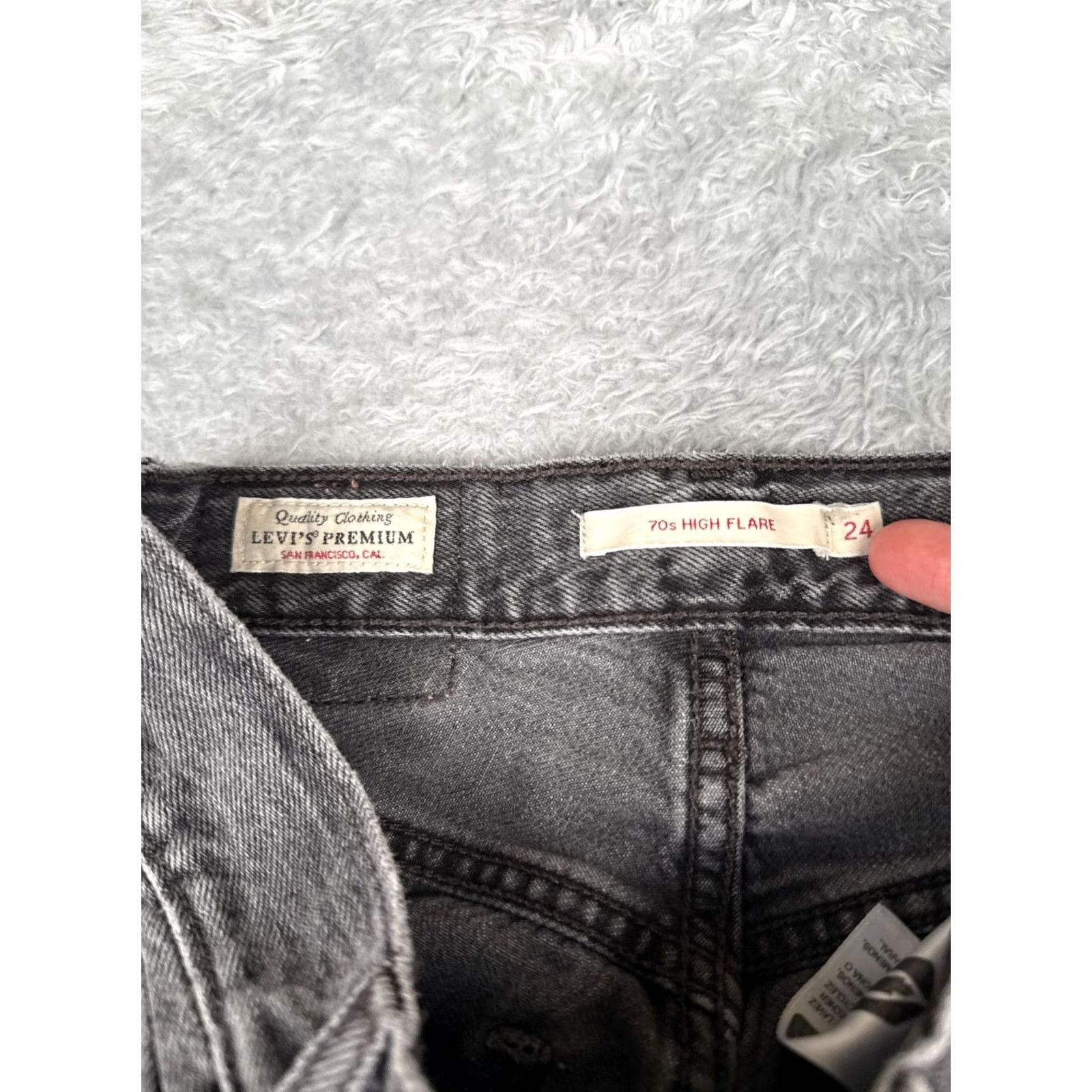 Levi's Levi's Jeans Womens 24 Black Denim Premium 70s High Flare Distressed 24x29 Jeans Size 42" / US 20 - 6 Thumbnail