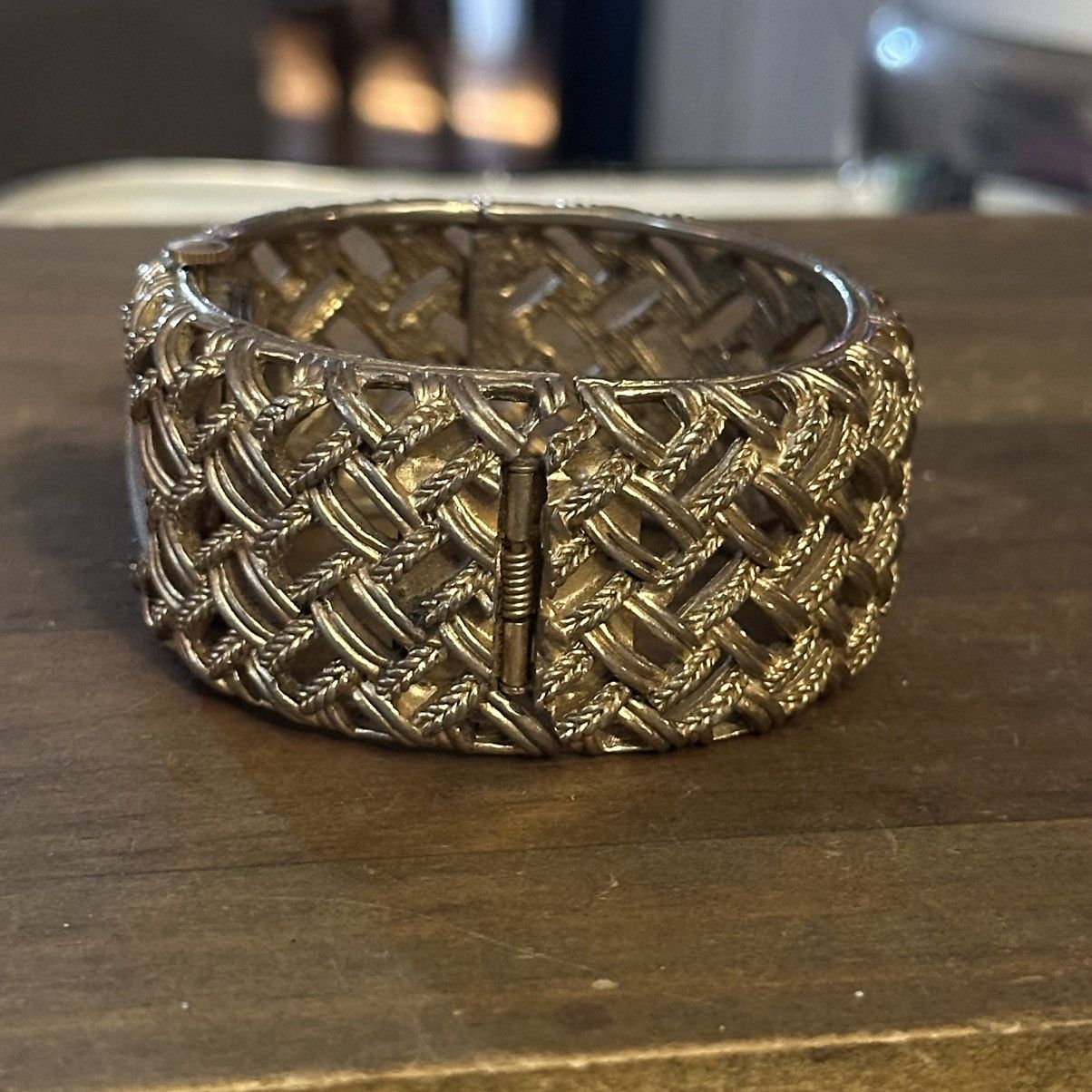 Vintage Vintage Sheffield 17 Jewels wide basketweave cuff watch Size ONE SIZE - 2 Thumbnail
