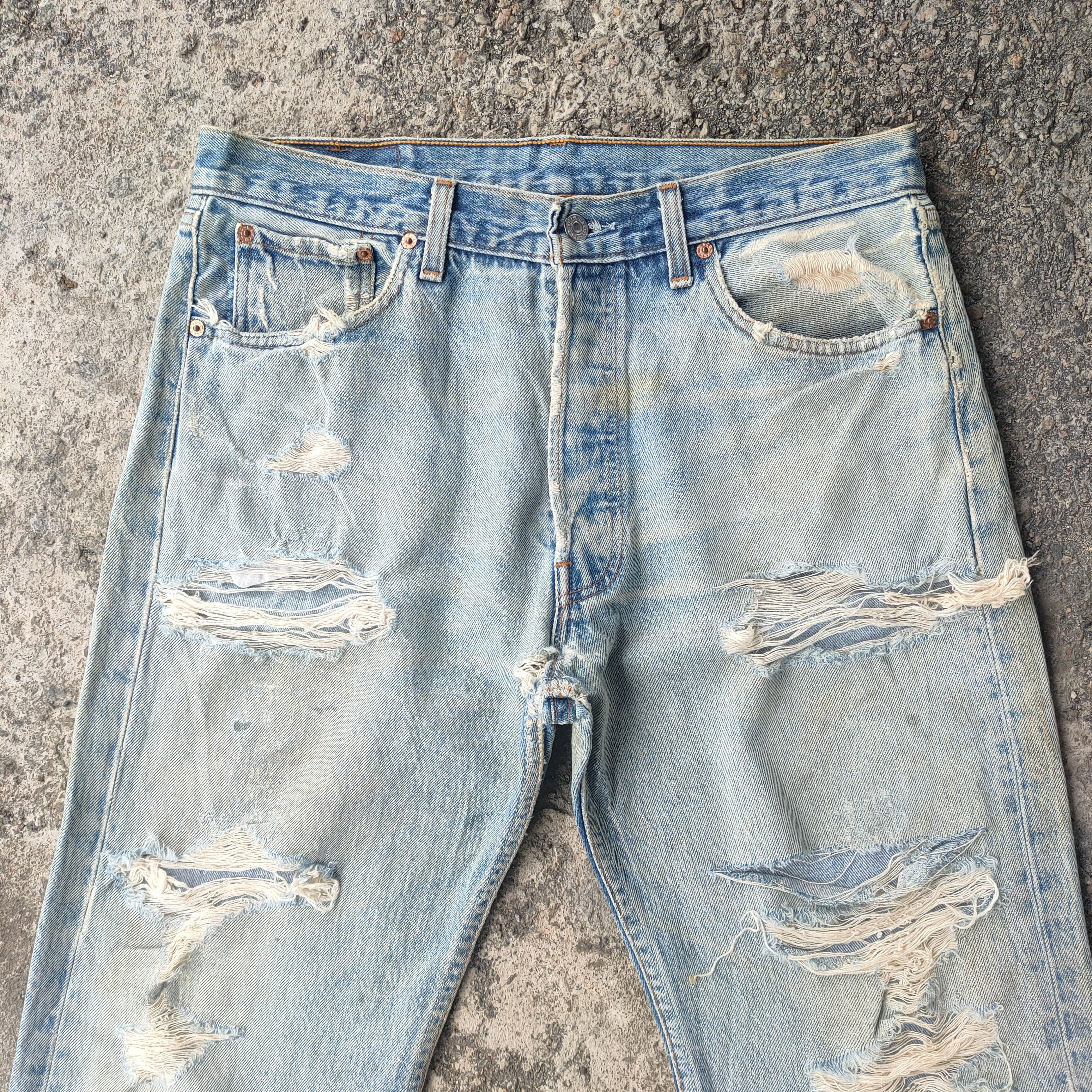Levi's Vintage Clothing VINTAGE 97' LEVI'S 501 USA RIPPED FADED JEANS DENIM PANTS Size US 34 / EU 50 - 3 Thumbnail