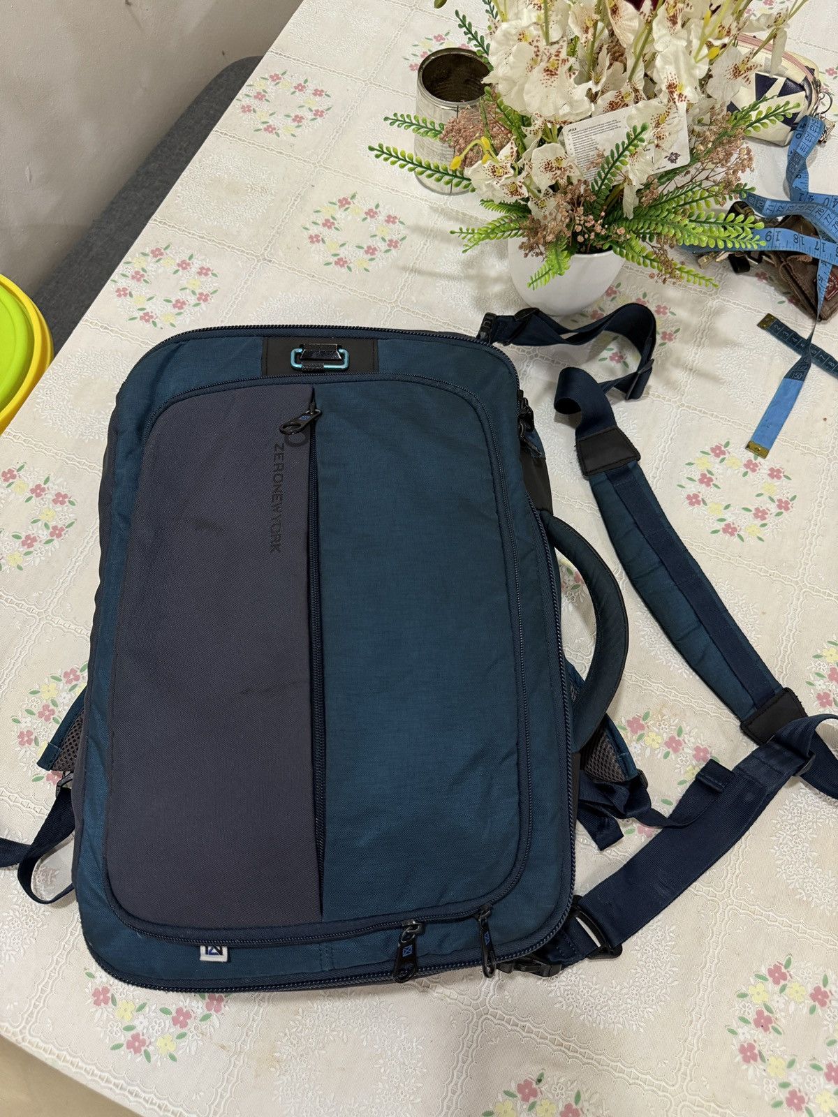 Hypebeast 🔥🔥🔥ARCHIVE ZERO NEW YORK MESSENGER BAGPACK Size ONE SIZE - 2 Thumbnail