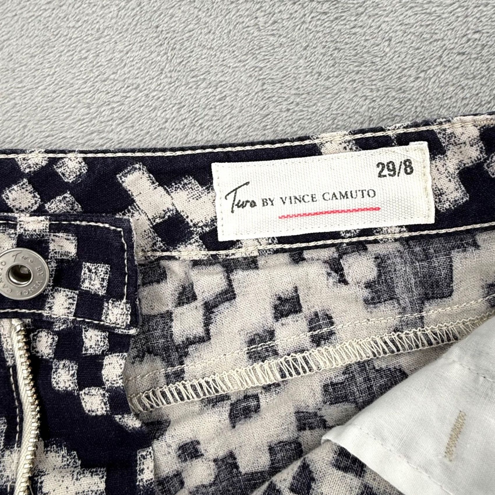 Vince Camuto Keywords: Uses the most relevant ("Two by Vince Camuto," "Navy White Ikat Linen Blend," "Summer Shorts") Size 24" / US 00 / IT 34 - 5 Thumbnail