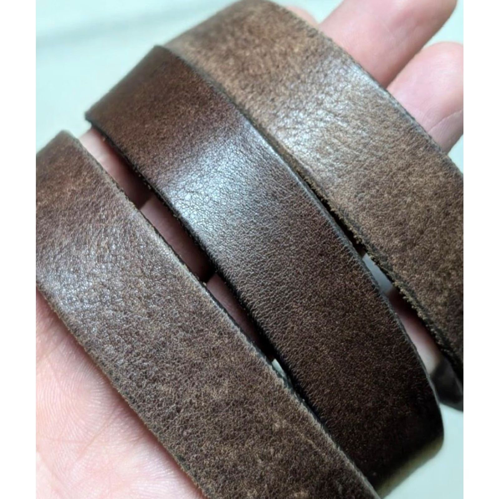 Eddie Bauer VINTAGE Eddie Bauer belt Women's Brown Full Grain Leather USA Made Slim 33/34 Brown Cowhide Width 1-1/2" 31-35.5" Size ONE SIZE - 5 Thumbnail
