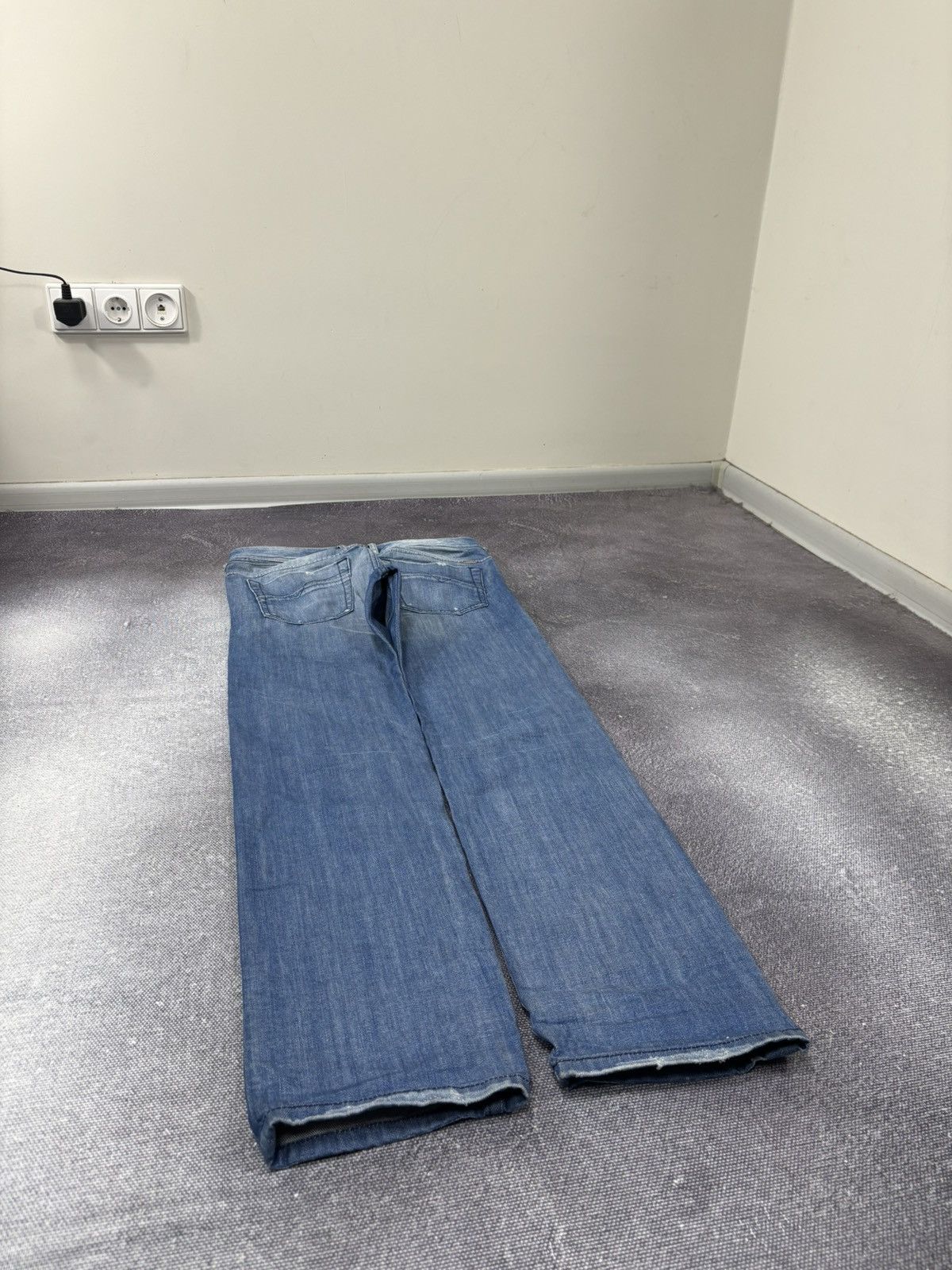 Diesel Diesel Iakop NWT Regular Slim Washed Blue Denim Jeans Size US 31 - 16 Thumbnail