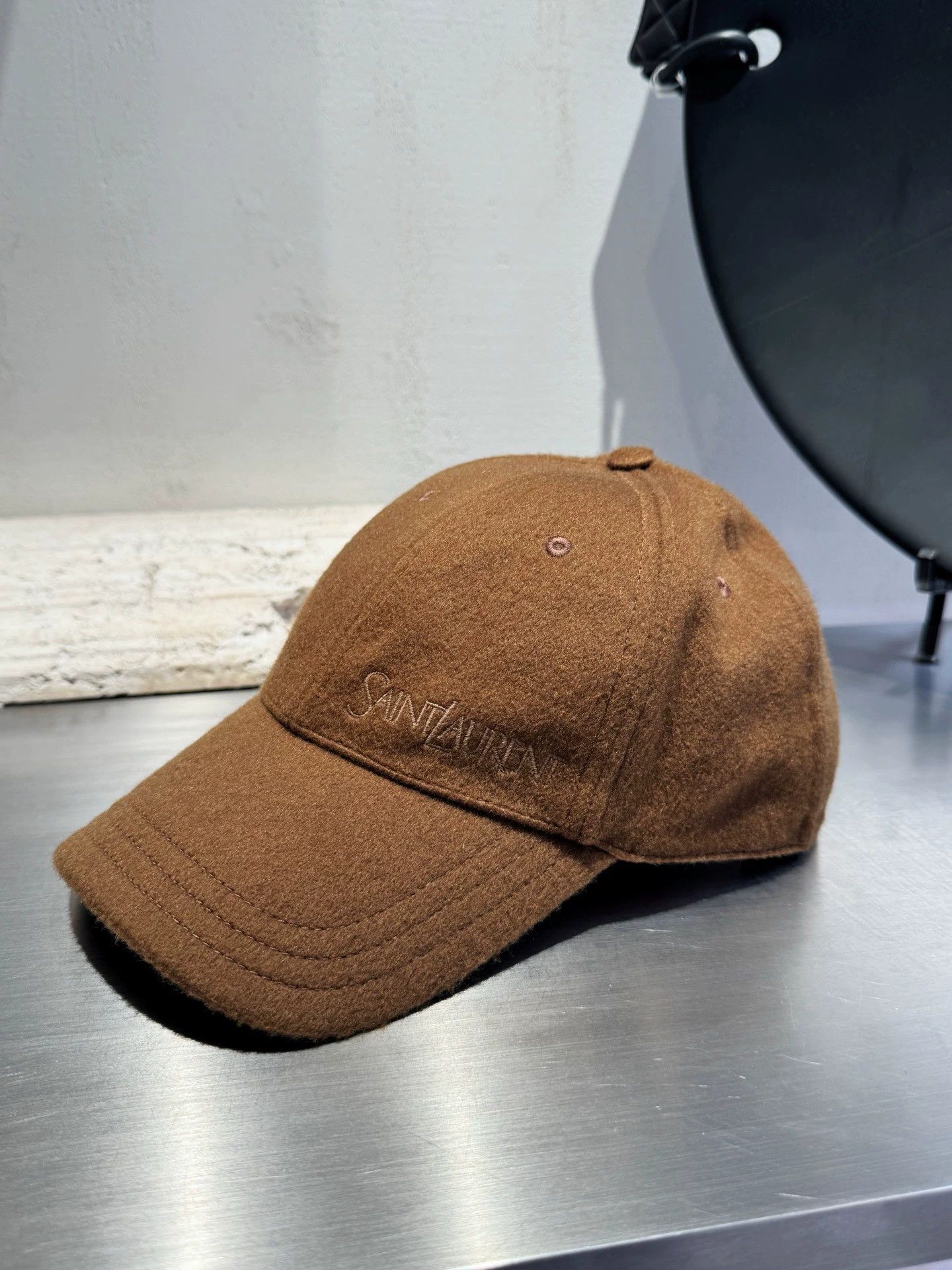 Yves Saint Laurent YSL 99 New Brown Cashmere Bucket Hat 59cm Size ONE SIZE - 2 Thumbnail