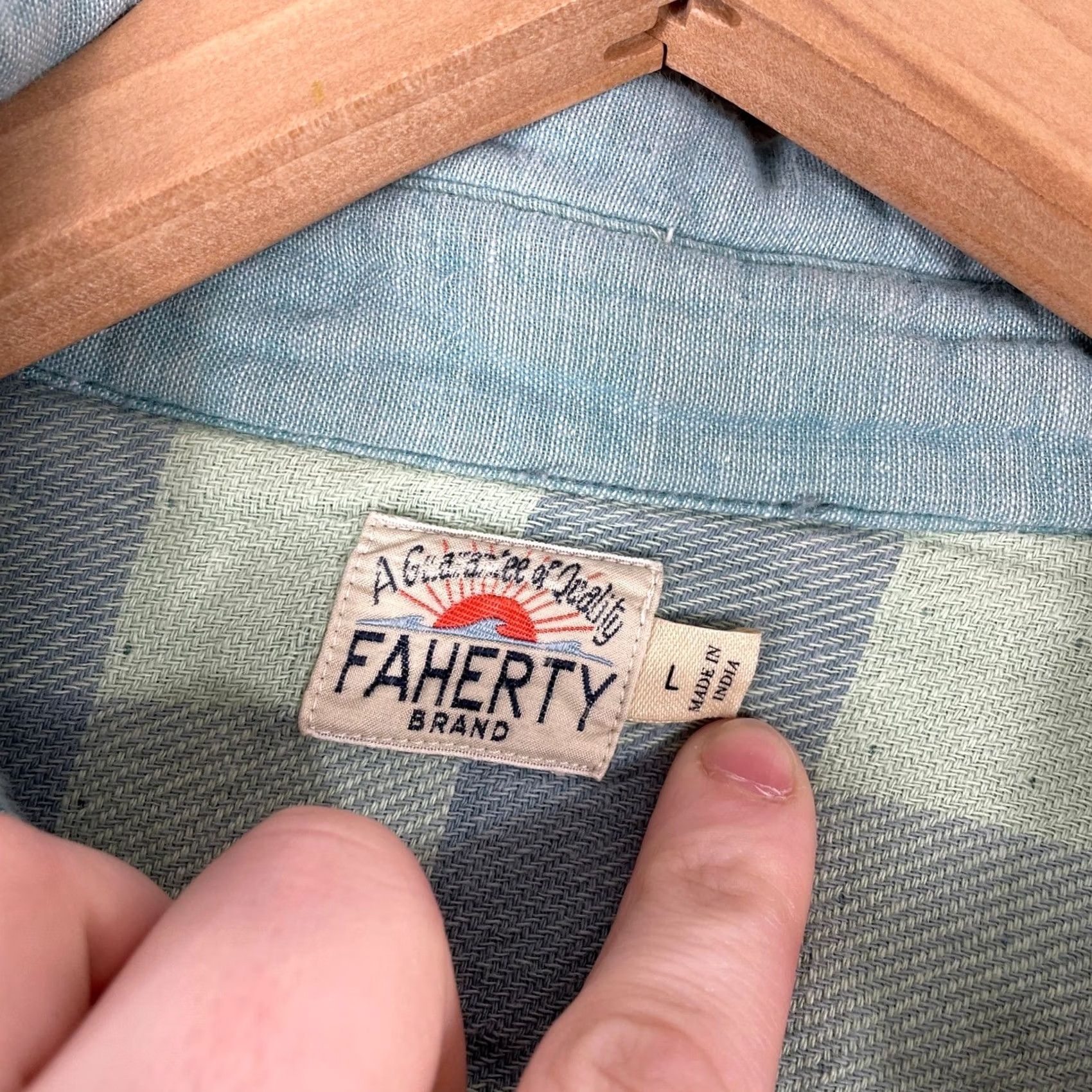 Faherty Faherty Shirt Mens Large Blue Reversible Doublecloth Plaid Organic Button FLAW Size US L / EU 52-54 / 3 - 6 Thumbnail