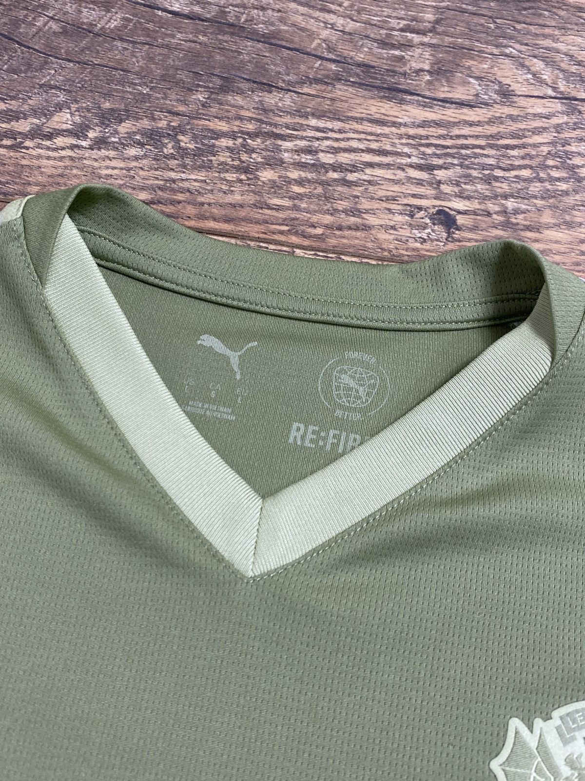 Puma Puma Leyton Orient FC Training Jersey - Size L - Olive Green Size US L / EU 52-54 / 3 - 6 Thumbnail