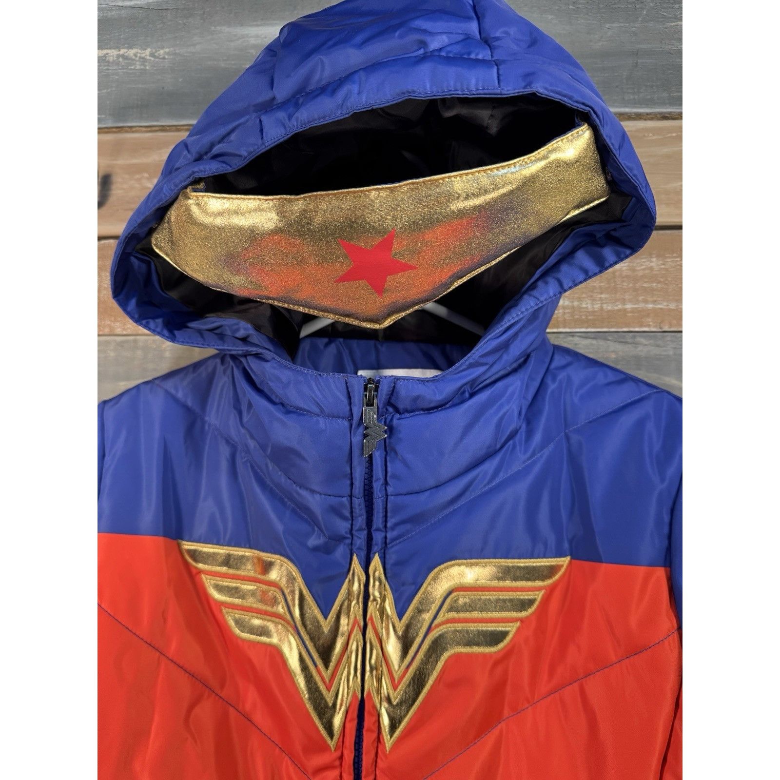 DC Comics FUN WEAR Comics DC Wonder Woman Girls Puffer Puffy Jacket Si Size L / US 10 / IT 46 - 8 Thumbnail