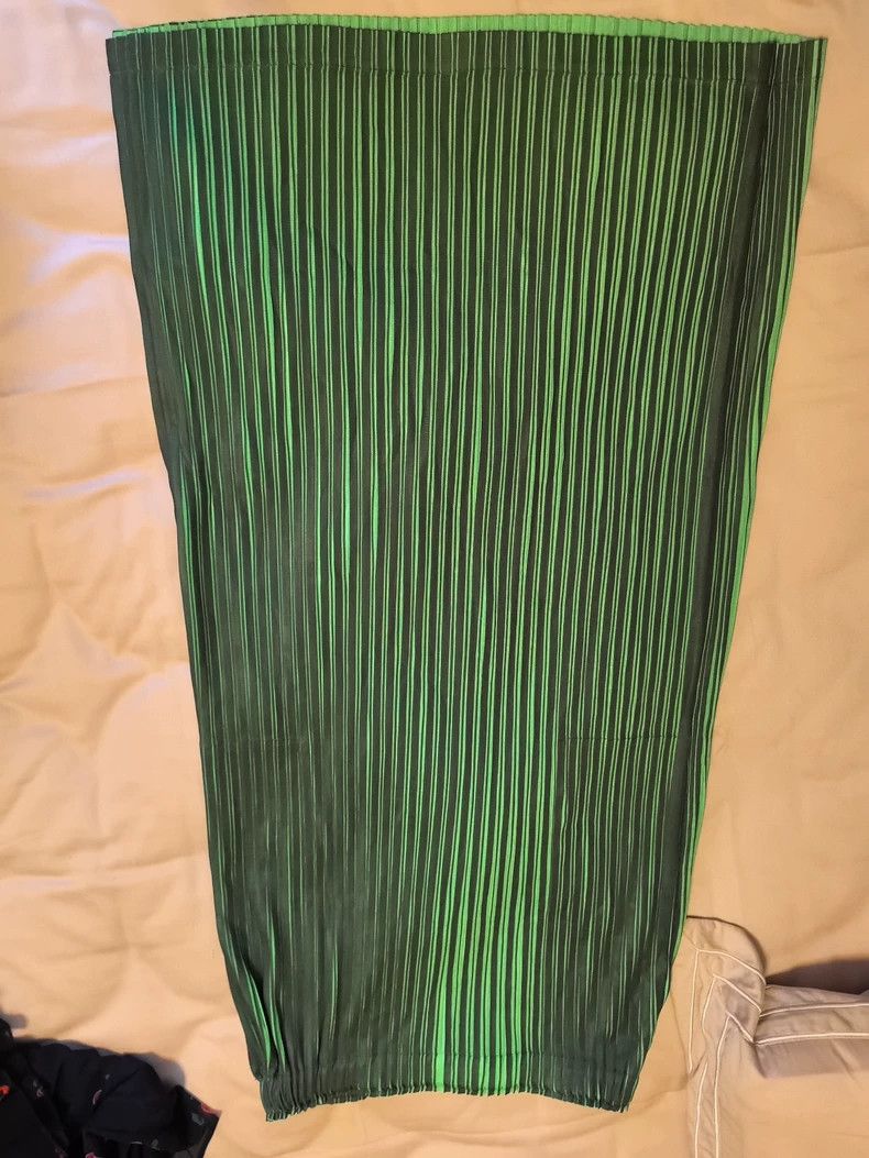 Issey Miyake Issey Miyake size:1 Green pleated skirt Size 31" - 1 Thumbnail