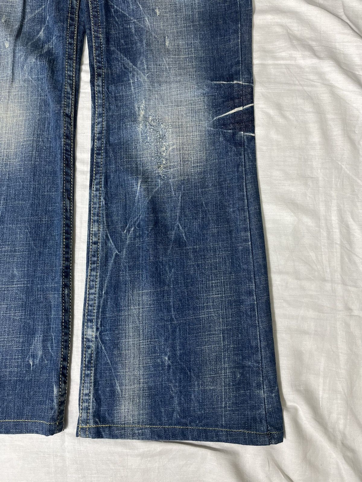 If Six Was Nine × Japanese Brand × Le Grande Bleu (L.G.B.) 33" Red Pepper Jeans Distressed Bootcut Size 33" - 13 Thumbnail