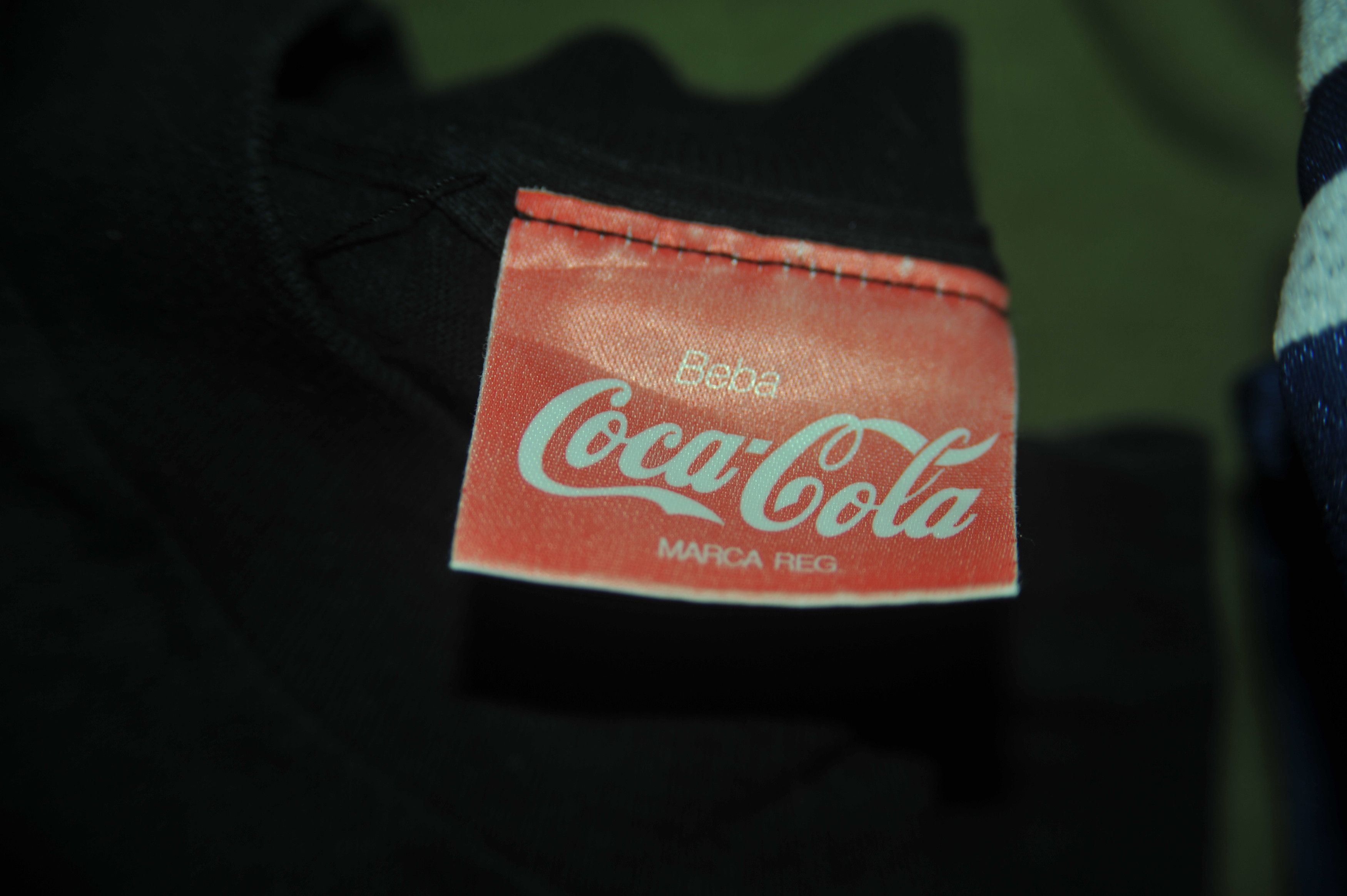 Vintage Vintage Coca Cola MTV European Top 20 T-shirt Size US XL / EU 56 / 4 - 3 Thumbnail