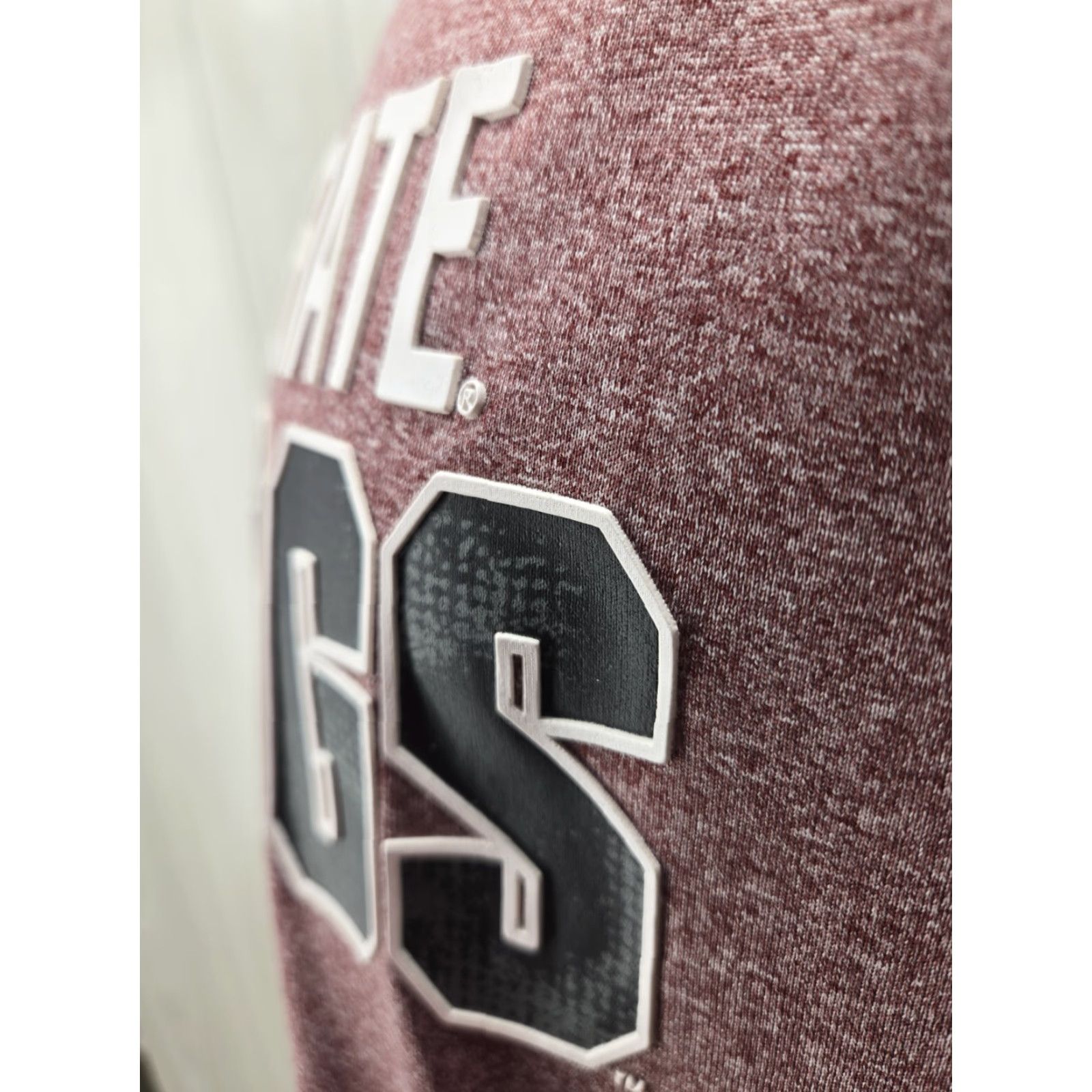 Vintage VINTAGE Mississippi State College Large Red T-Shirt Raised Letters Russell Men L Red Graphic Print College 90s Mens Size US L / EU 52-54 / 3 - 6 Thumbnail