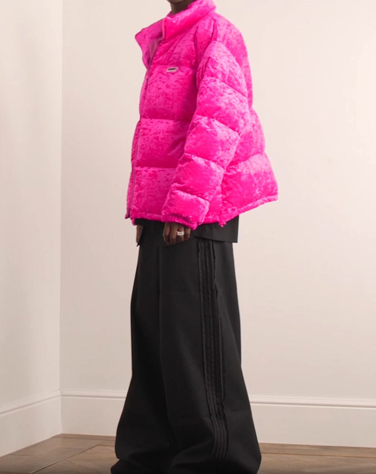 Vetements RARE Pink Crushed Velvet Down Padded Puffer Jacket FW22 Size US M / EU 48-50 / 2 - 20 Thumbnail