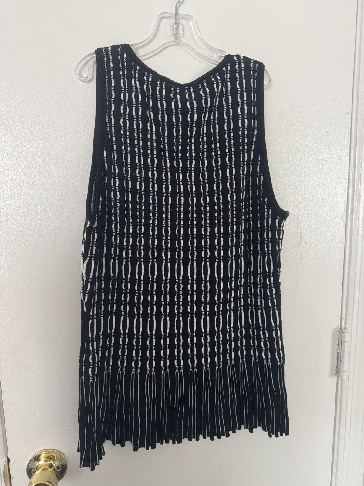 White House Black Market White House Black Market Sleeveless Stitch Peplum Top Medium Size M / US 6-8 / IT 42-44 - 2 Thumbnail