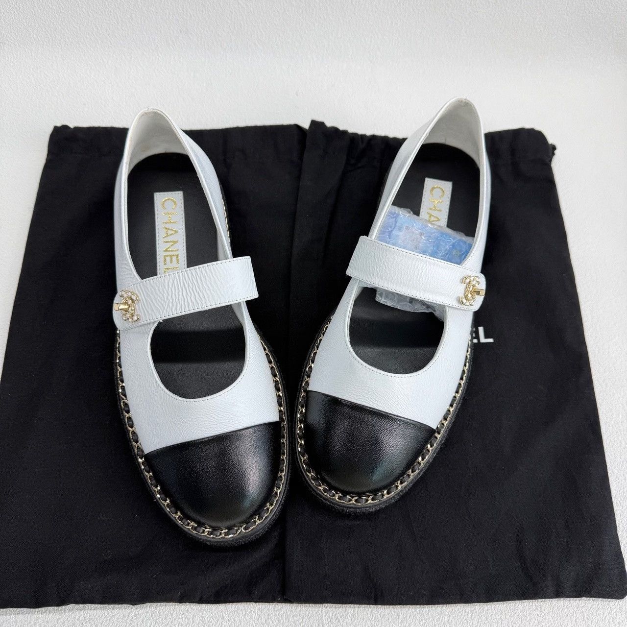Chanel Chanel White Sandals us_6-5 Women Size US 6.5 / IT 36.5 - 1 Thumbnail