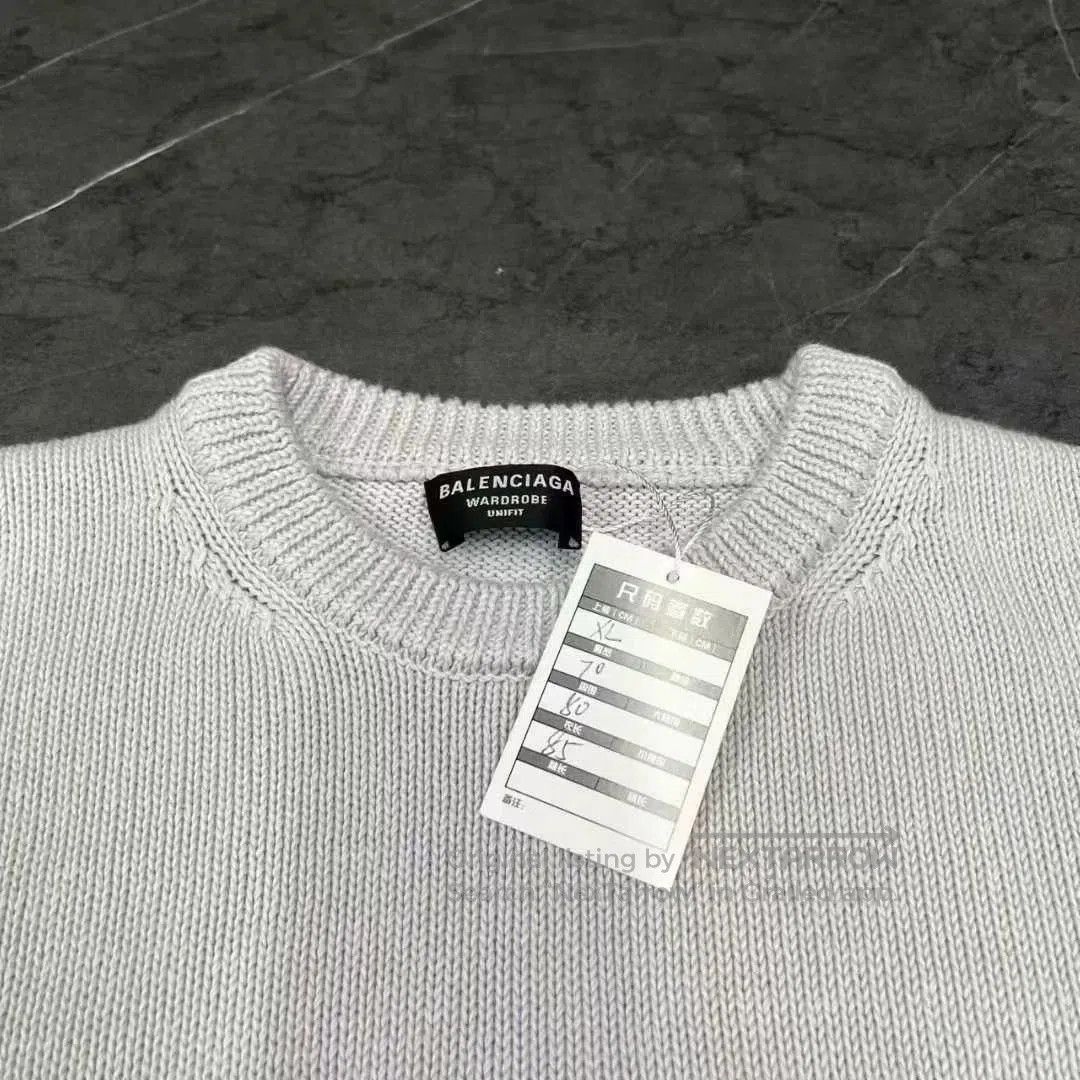 Balenciaga balenciaga lock buckle sweater in white. Size US XL / EU 56 / 4 - 3 Thumbnail