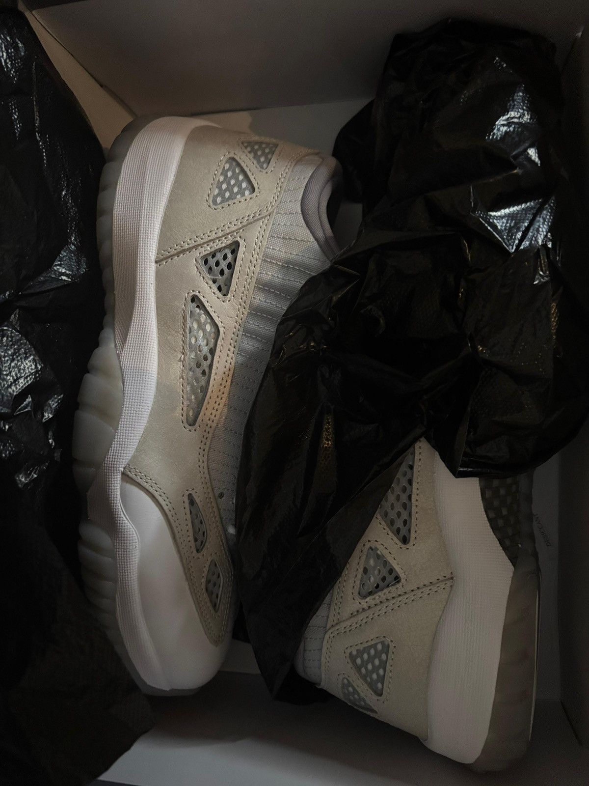 Jordan Brand Nike Air Jordan 11 Retro Low IE Size US 11 / EU 44 - 7 Thumbnail